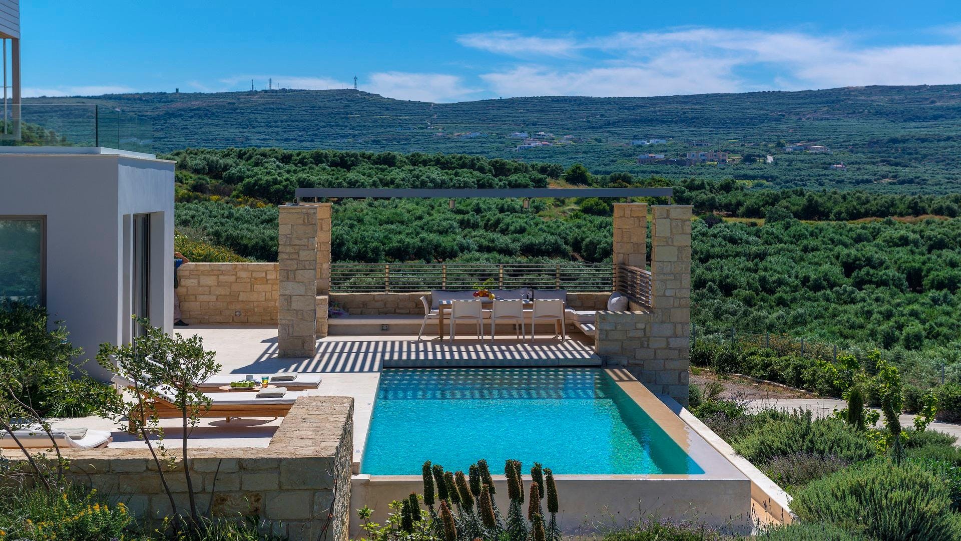 Villa Lefkos Polyrrinia Kissamos: Luxury 2-Bedroom Apartment with Infinity Pool, Kissamos