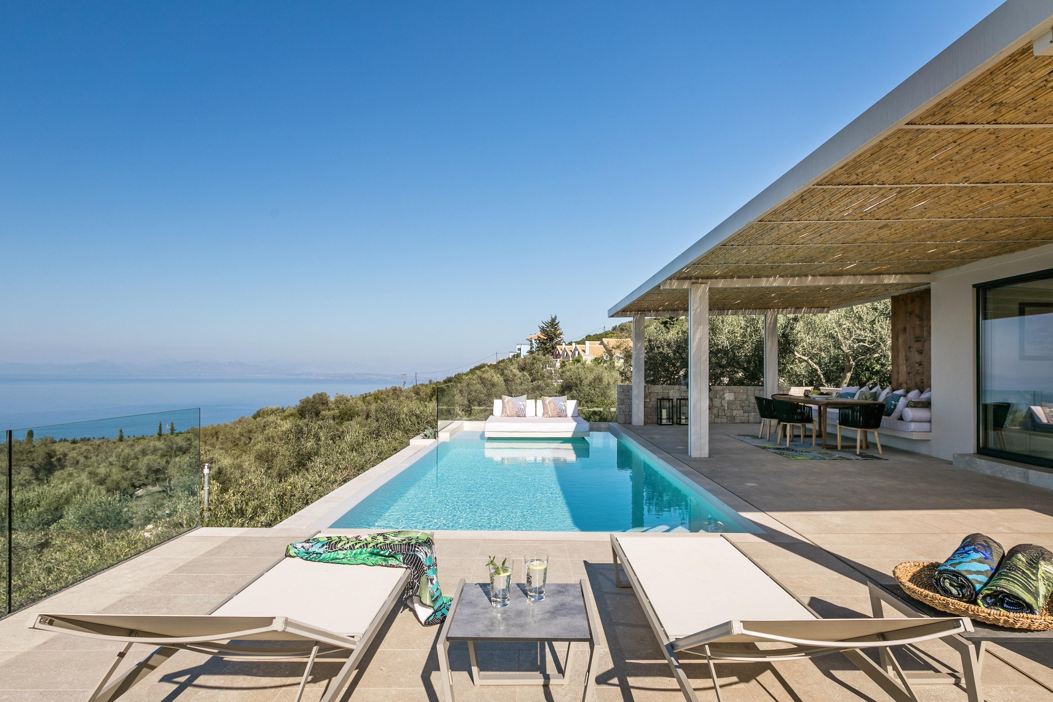 Villa Lefki Nydri Lefkada: Spacious 2-Bedroom Apartment with Stunning Sea Views, Lefkada