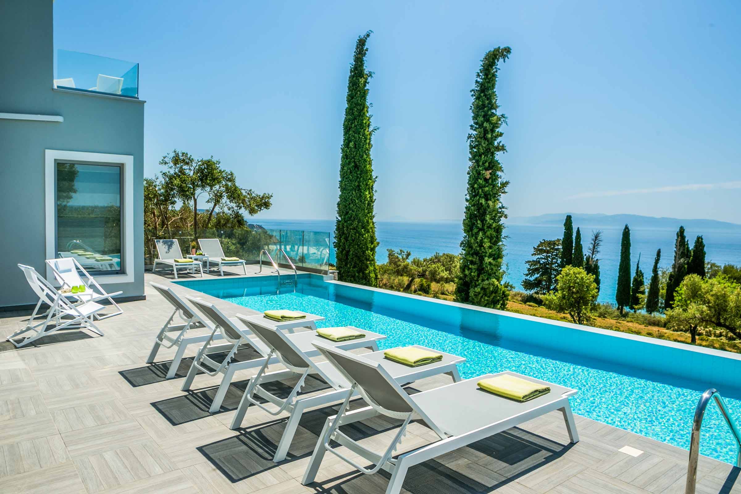Villa Auge Mnimata Livathos: Luxury 3-Bedroom Apartment with Seaviews and Pool, Livathos