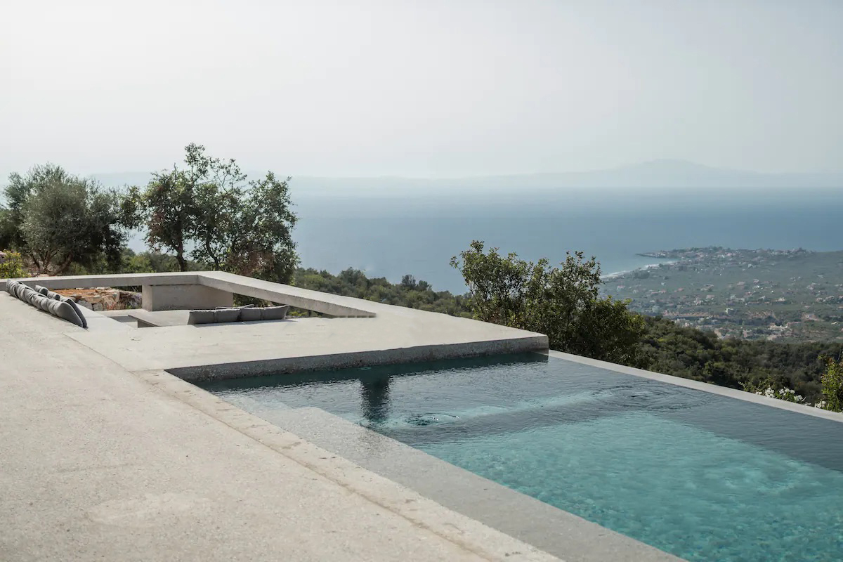 Villa Zephyros Agios Nikolaos The Peloponnese: Elegant 3-Bedroom Apartment with Pool and Sea Views, Messenia