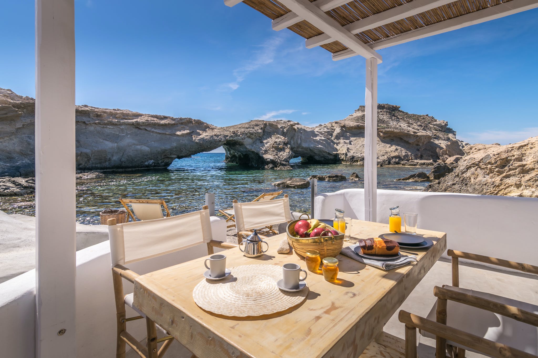 Villa Lysias Mandrakia Milos: 1-Bedroom Beachfront Apartment with Stunning Seaview, Milos