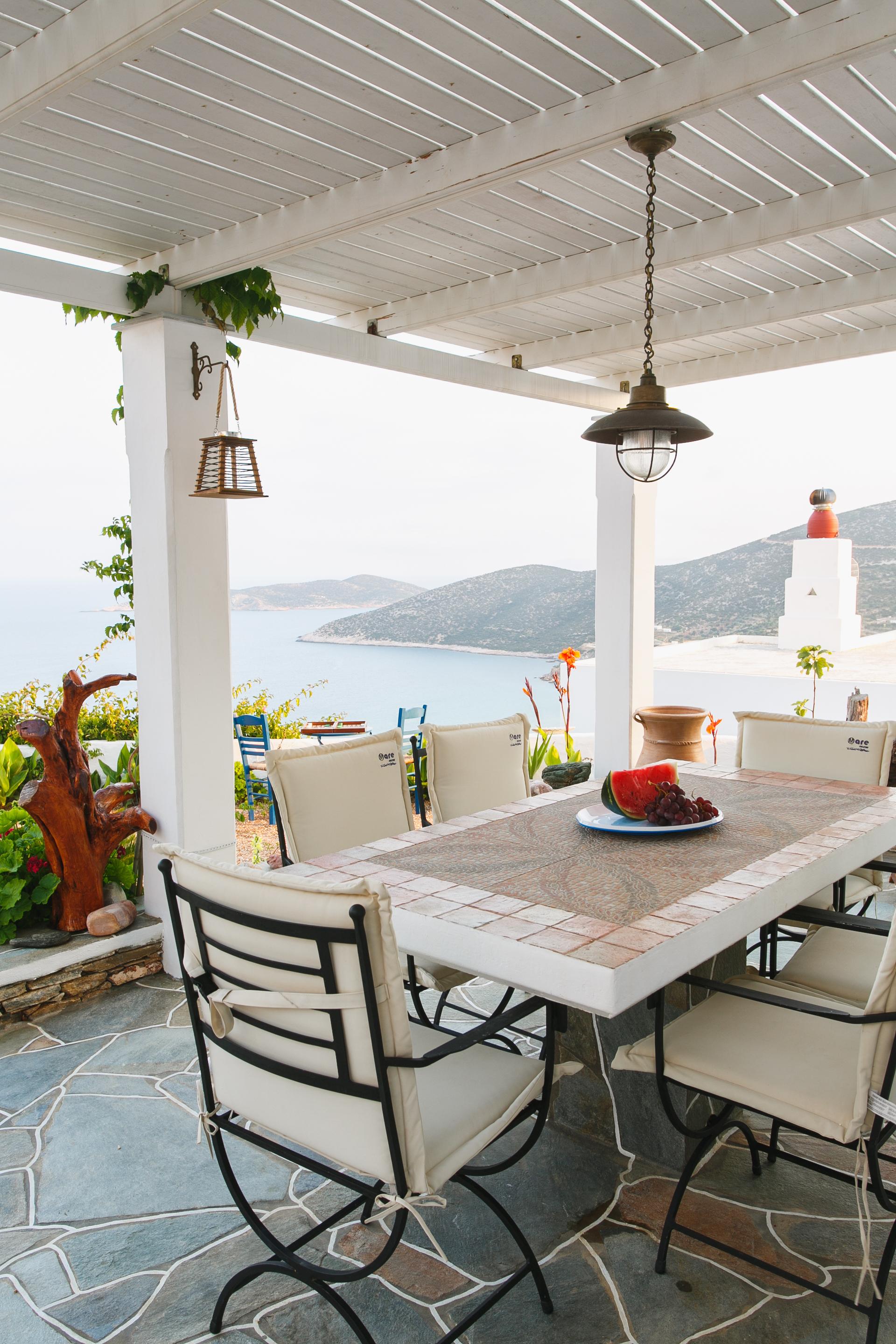 Villa Lefkos Artemonas Sifnos: Luxury 2-Bedroom Apartment with Pool and Seaview, Sifnos