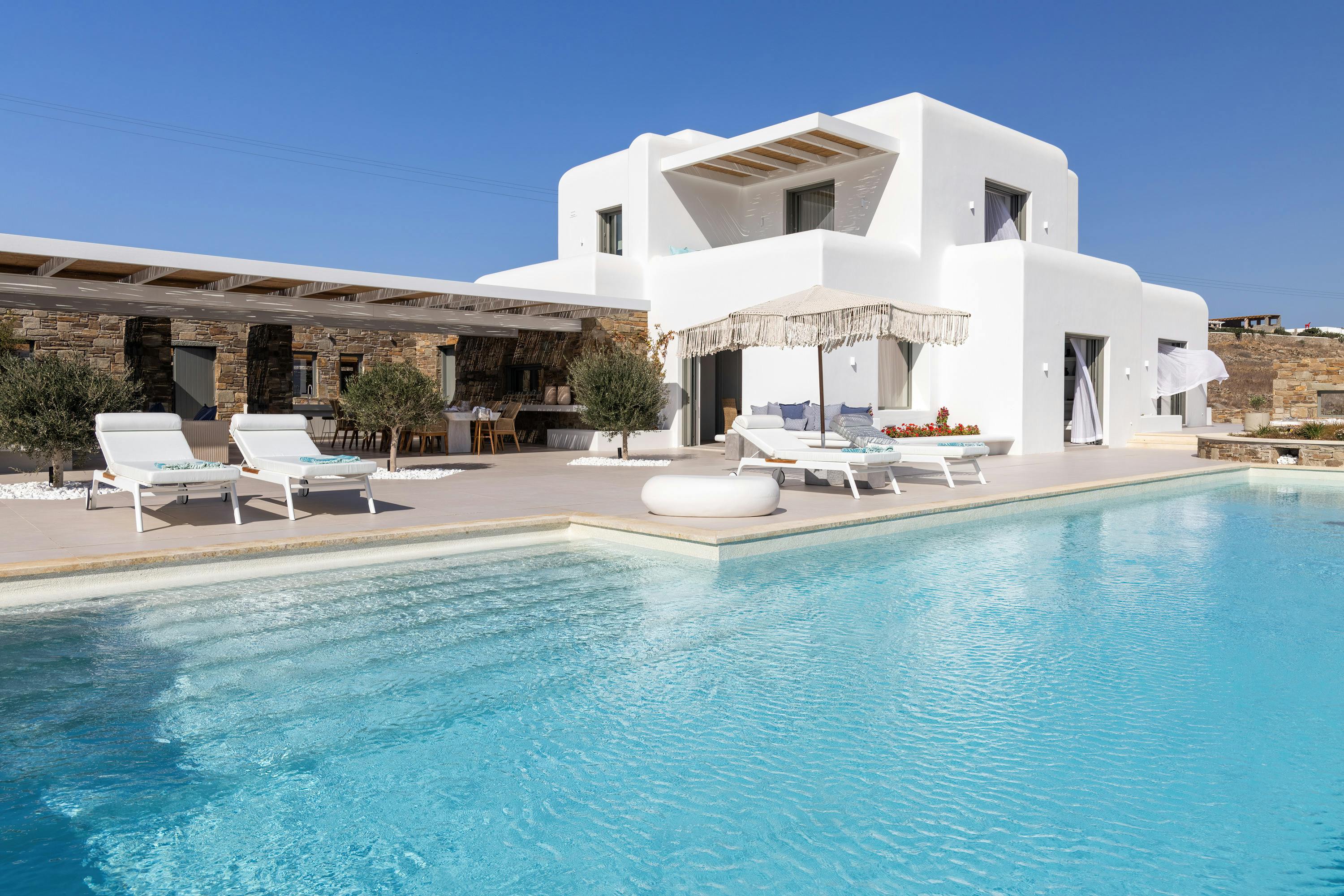 Villa Lefkos Fokos Agios Ioannis: 8-Bedroom Luxury Villa with Infinity Pool, Agios Ioannis, Mykonos