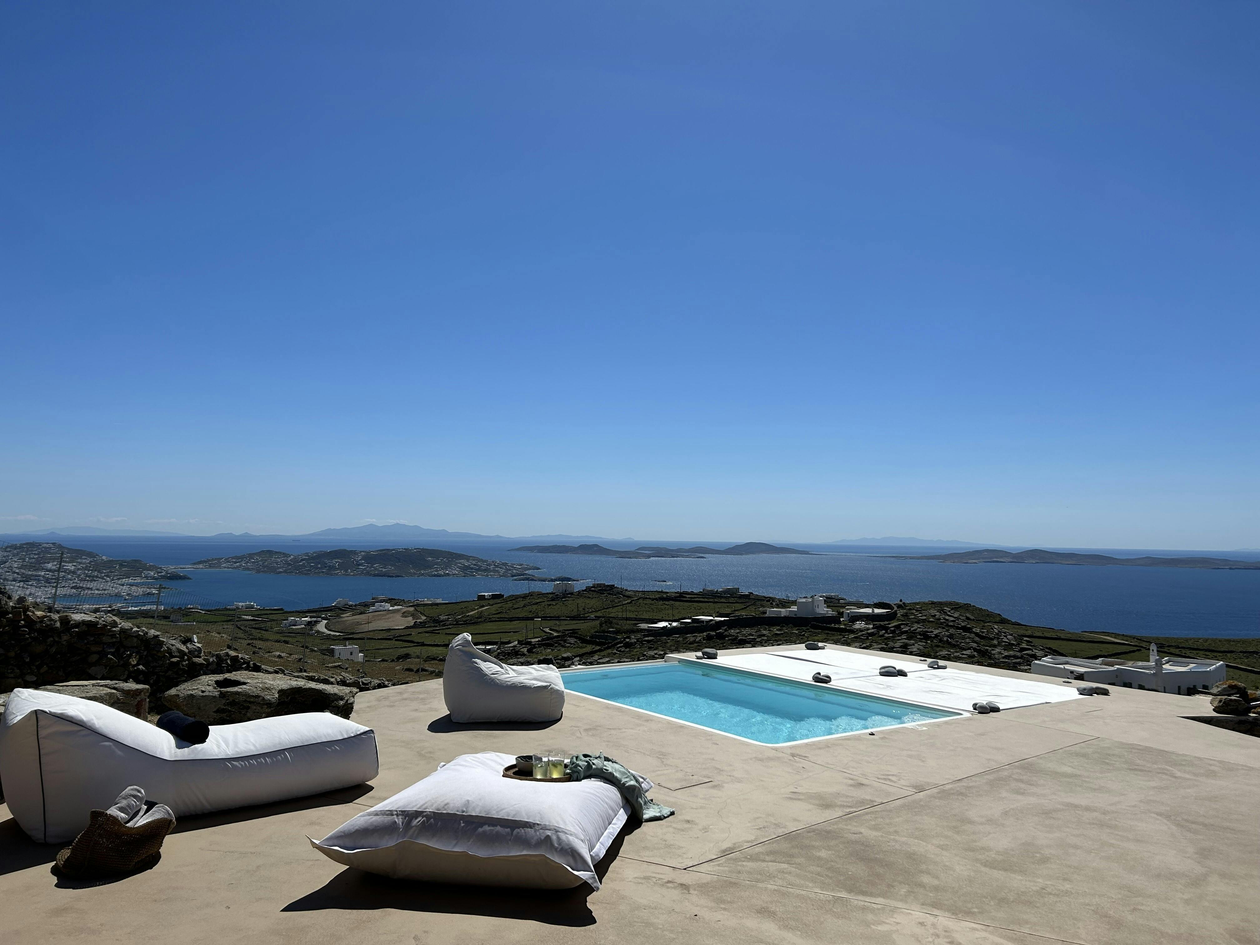 Villa Boreas Ksirokampos Faros Armenistis: Luxury 7-Bedroom Villa with Infinity Pool and Sea Views, Mykonos
