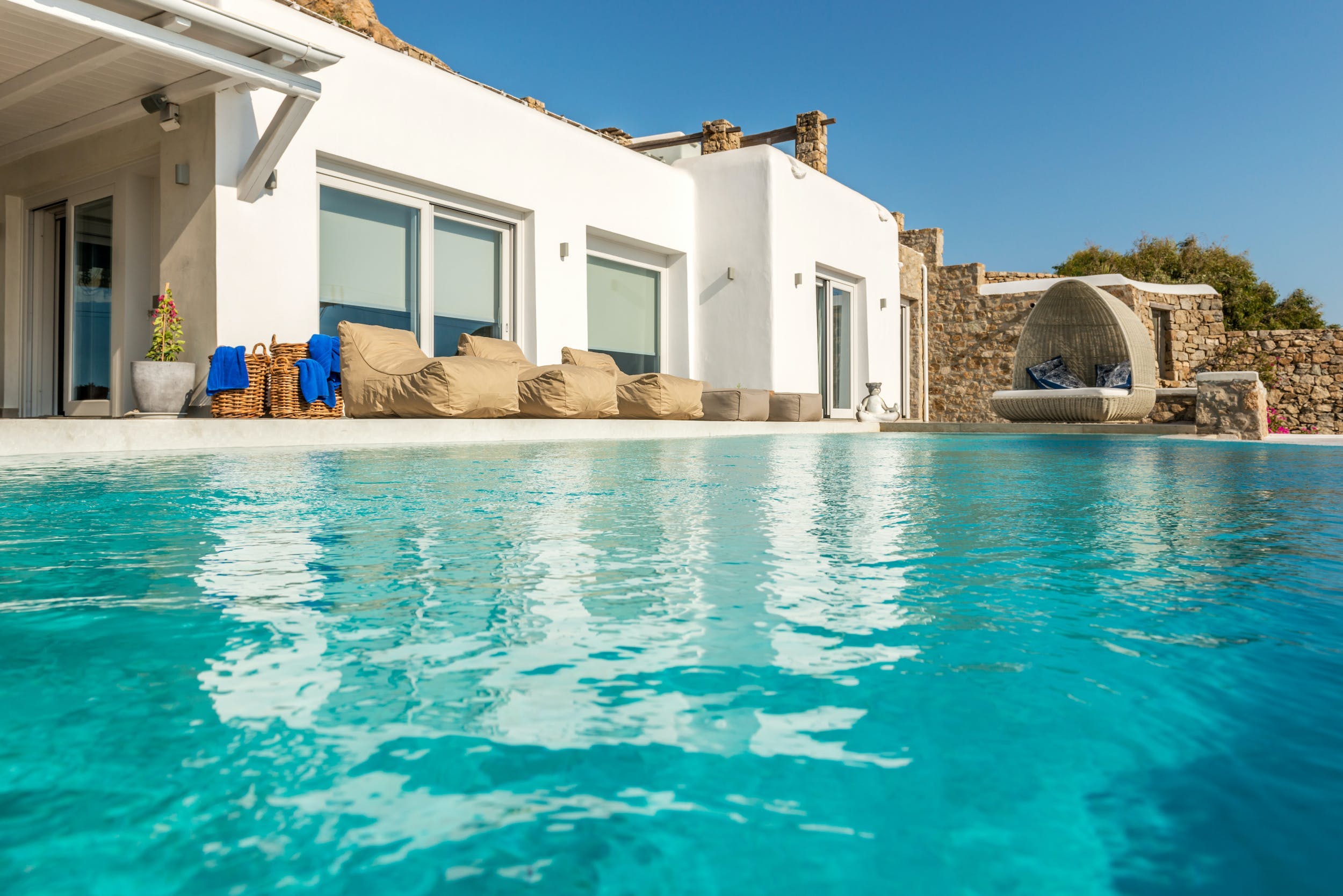 Villa Lysias Lia Agios Ioannis: Luxury 6-Bedroom Apartment with Infinity Pool and Sea View, Agios Ioannis