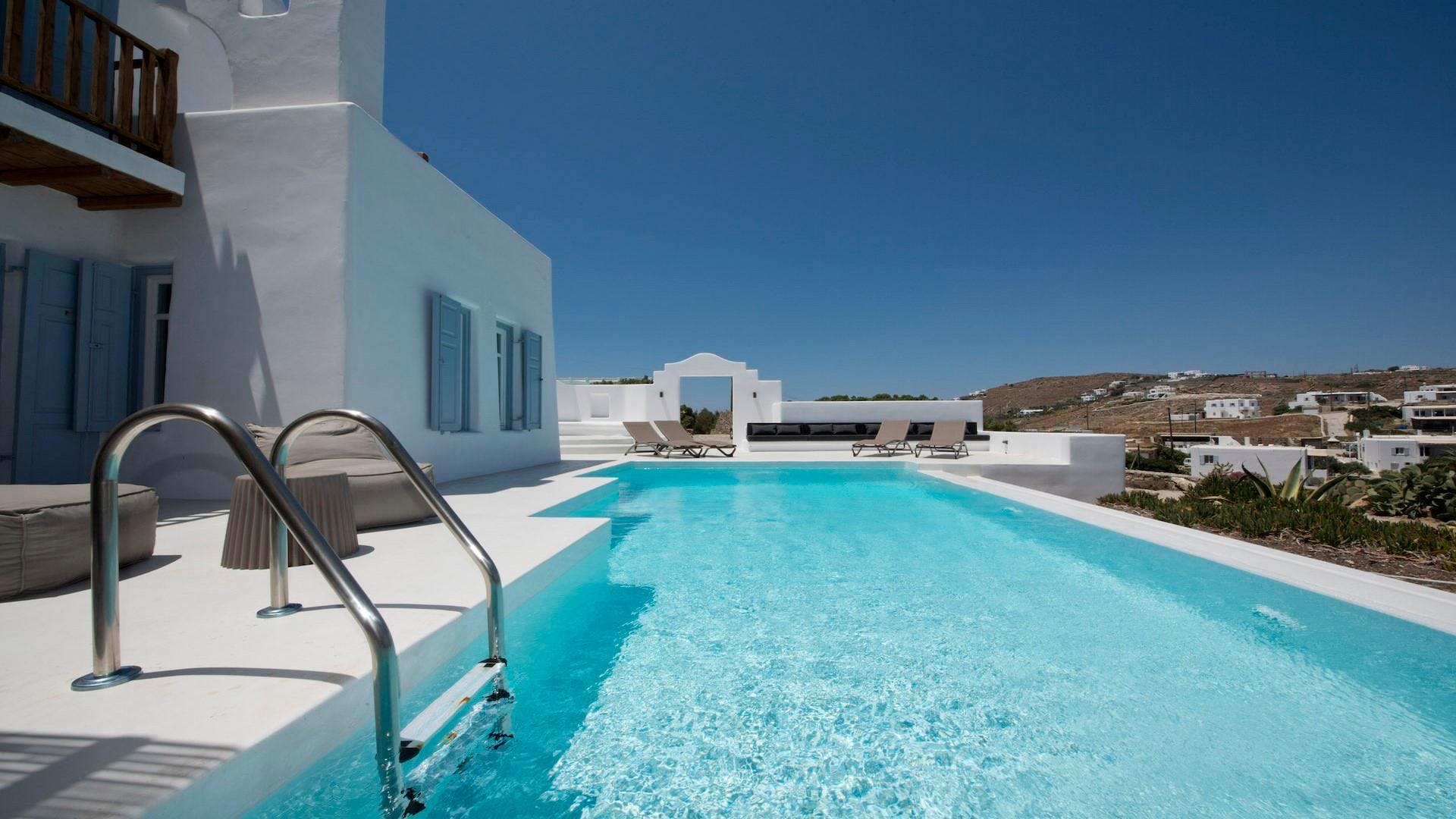 Villa Lefkos Kanalia Agios Ioannis: 3-Bedroom Luxury Apartment with Infinity Pool and Sea View, Mykonos