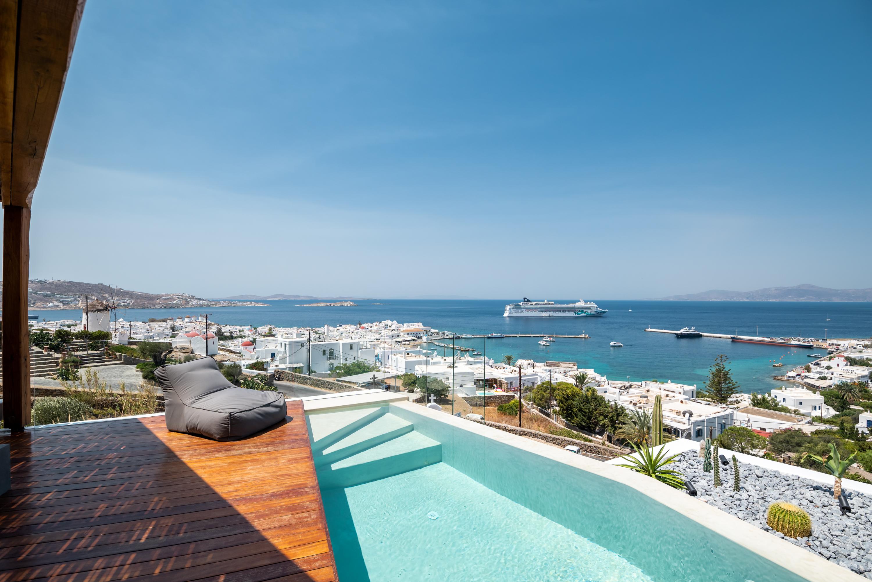Villa Lefkos Tourlos Mykonos: Luxury 2-Bedroom Apartment with Stunning Seaviews and Pool, Mykonos