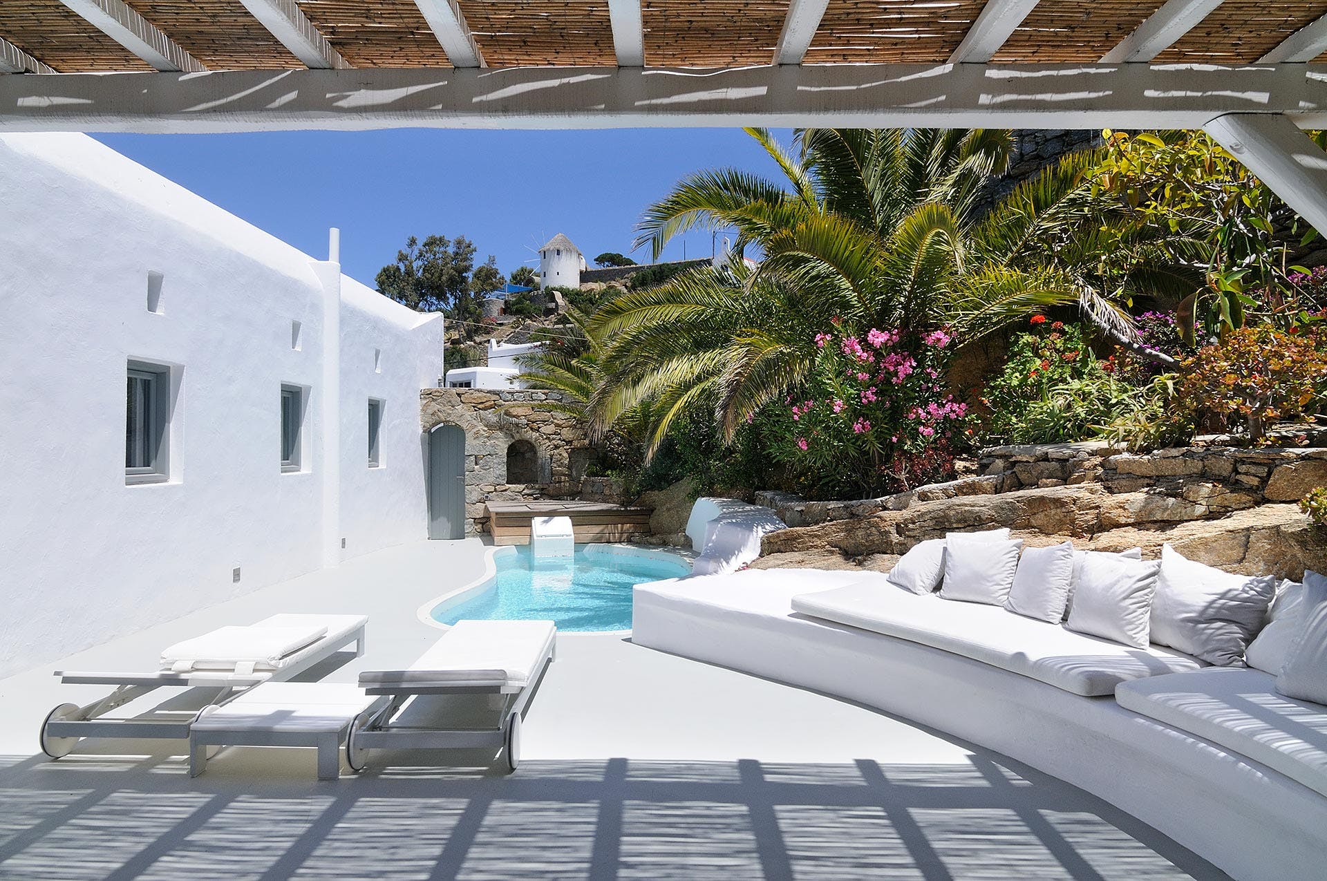 Villa Lefkos Fokos Mykonos: Luxury 4-Bedroom Apartment with Seaview and Pool, Mykonos