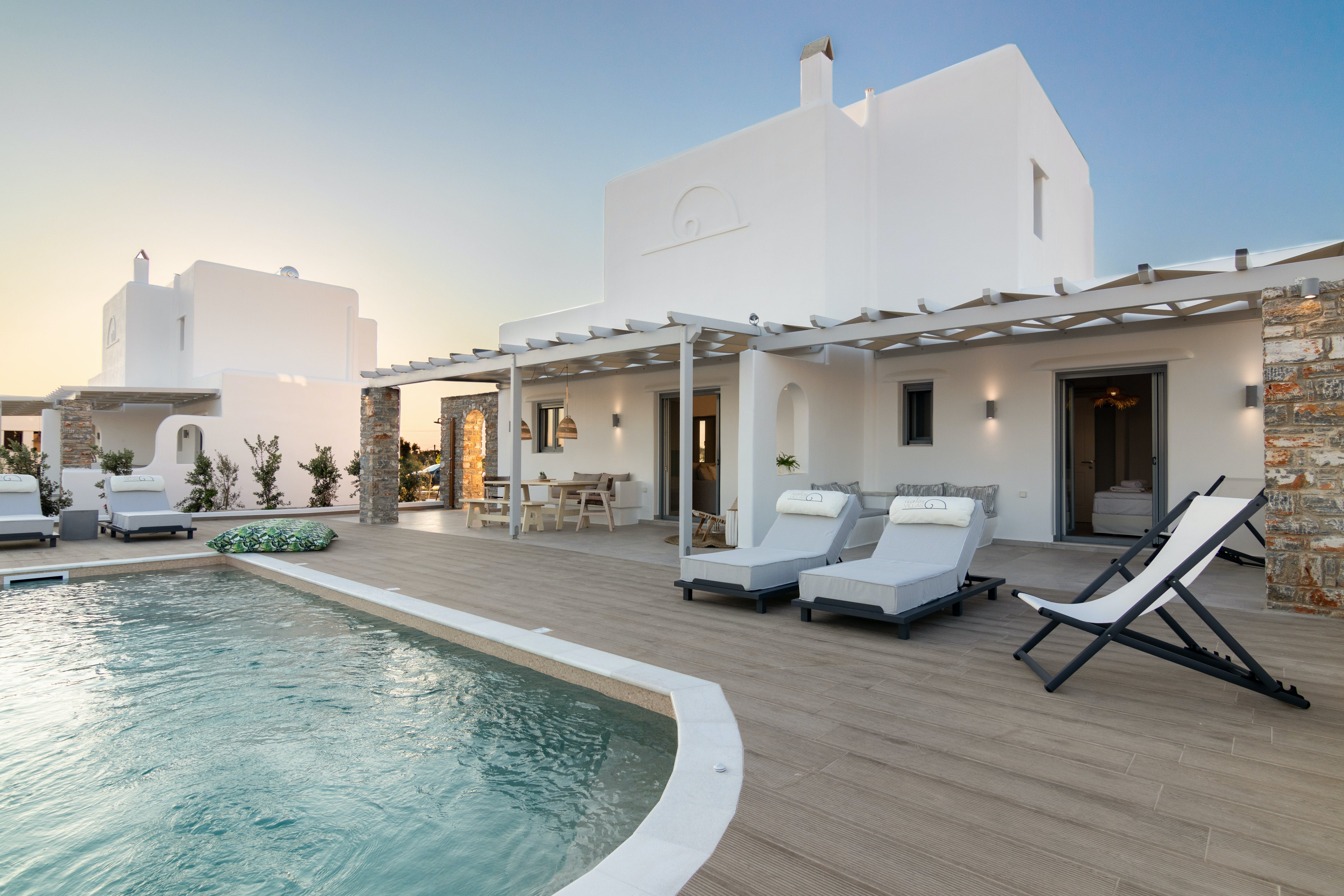 Villa Gregos Apollonas Naxos: Charming 2-Bedroom Apartment with Private Pool and Sea Views, Naxos Greece