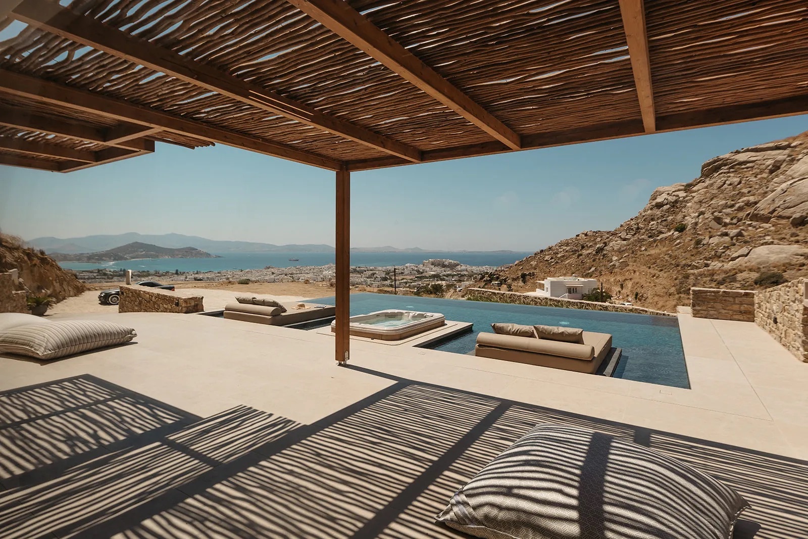 Villa Chrysos Kavos Naxos: Elegant 2-Bedroom Villa with Private Pool and Sea Views, Naxos