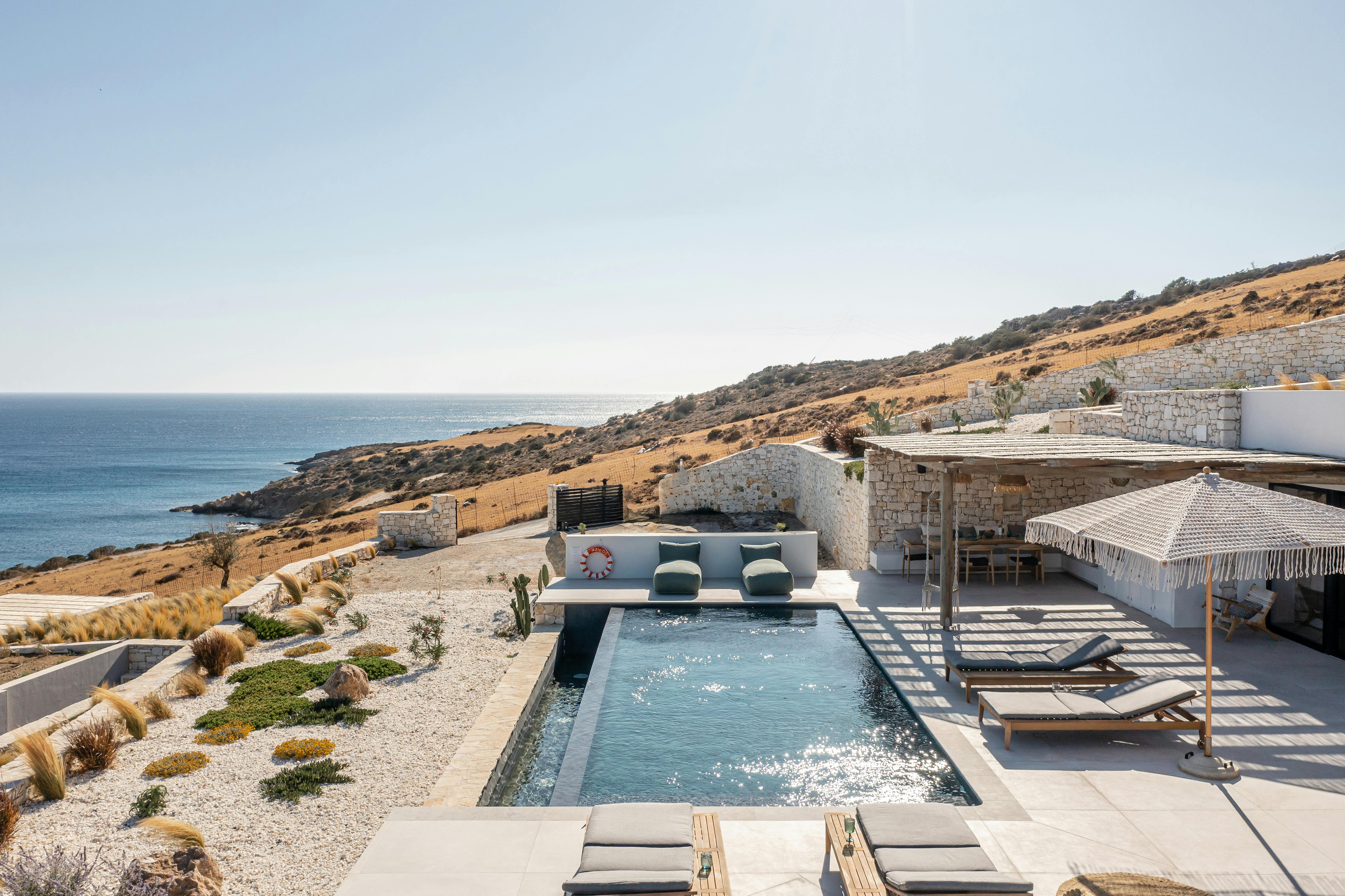 Villa Ostria Agia Anna Naxos: Luxury 3-Bedroom Villa with Infinity Pool and Seaview, Naxos