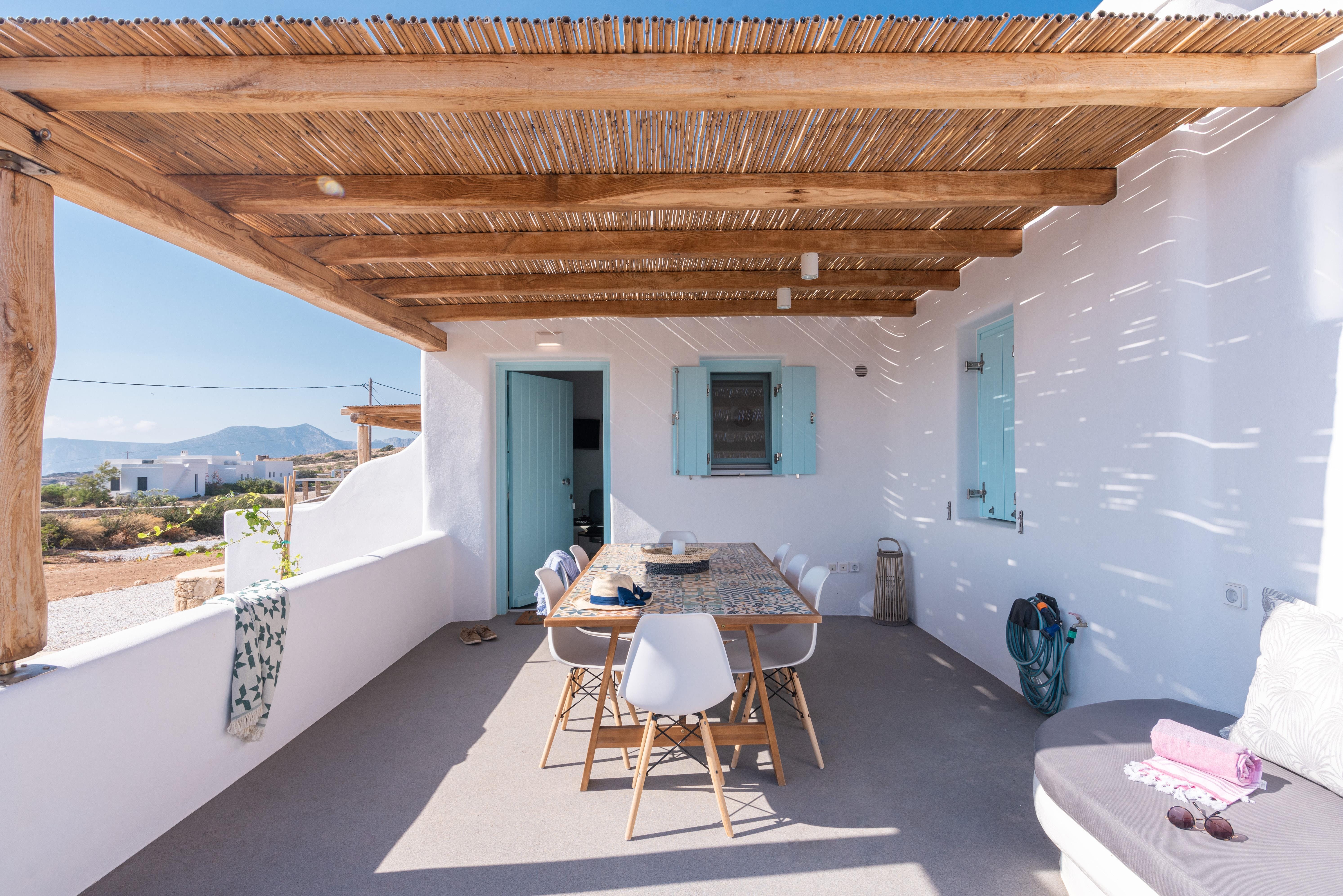 Villa Ostria Alyko Naxos: Luxury 3-Bedroom Villa with Ocean Views, Naxos