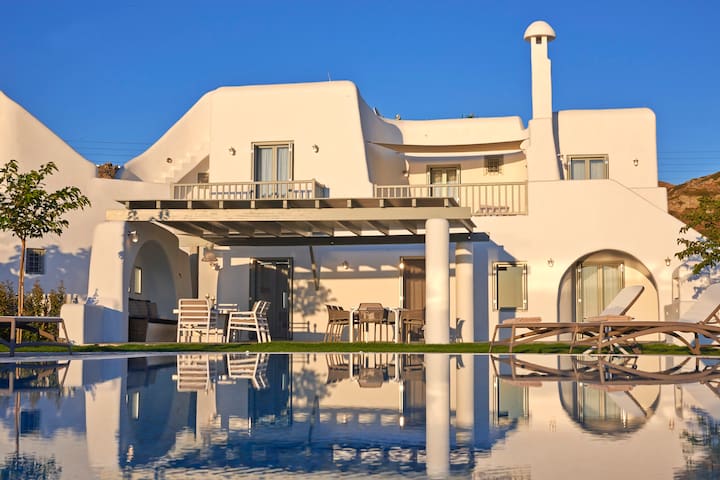 Villa Lysias Moutsouna Naxos-777411: Luxury 4-Bedroom Apartment with Private Beach Access, Naxos