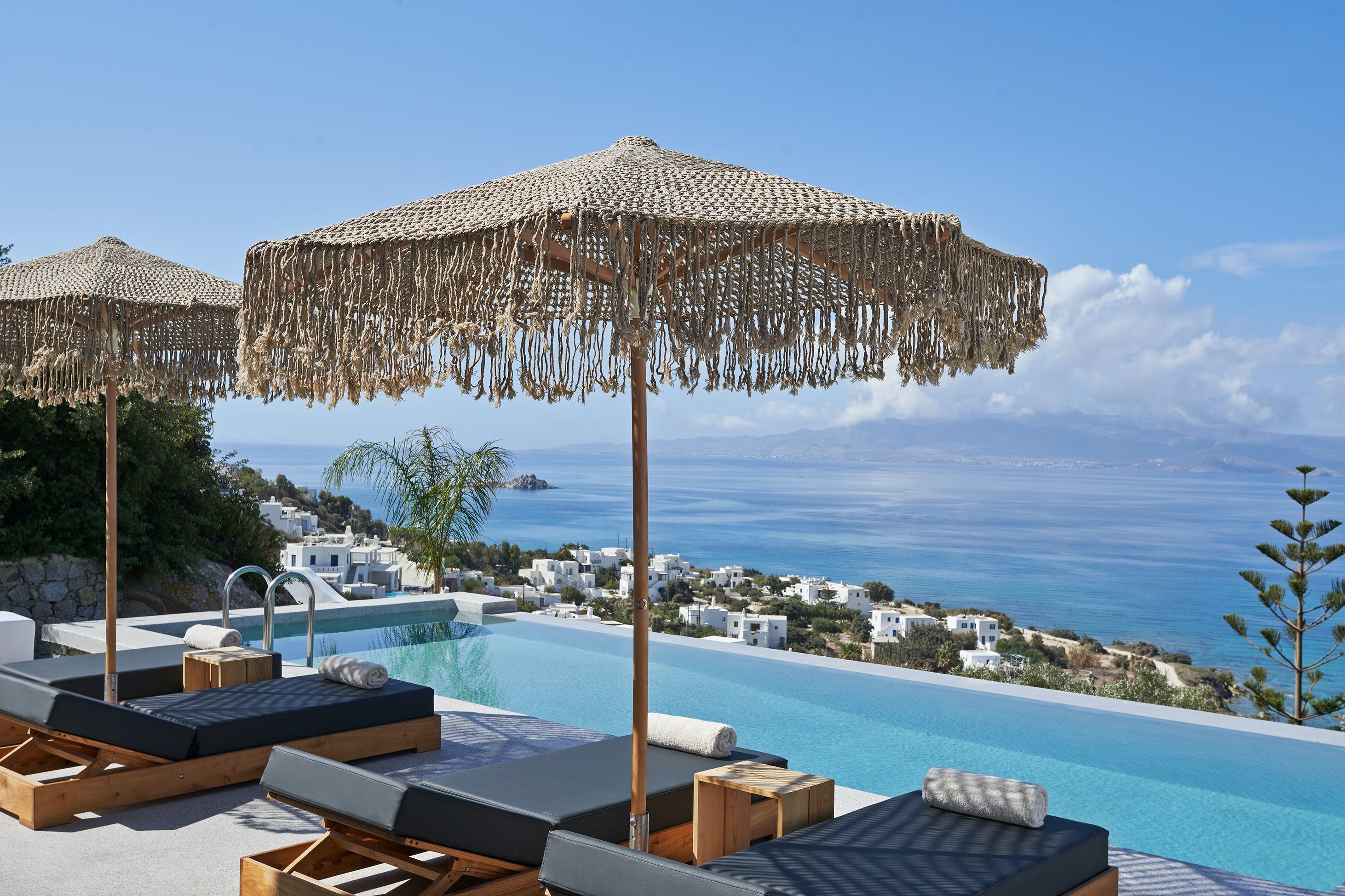 Villa Lefki Koronos Naxos: Spacious 5-Bedroom Apartment with Seaview and Pool, Naxos
