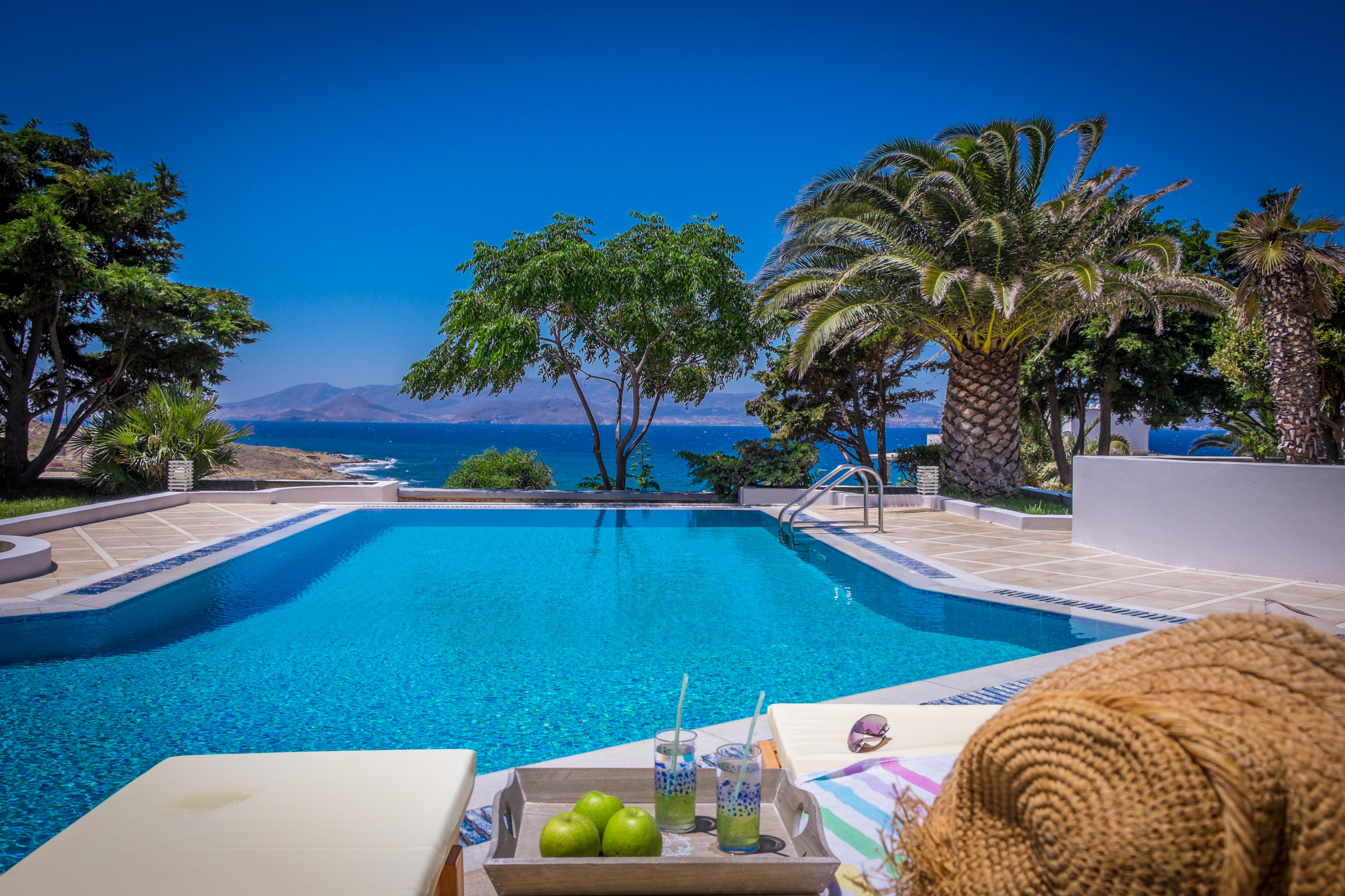 Villa Boreas Apollonas Naxos: Spacious 5-Bedroom Beachfront Villa with Pool, Naxos