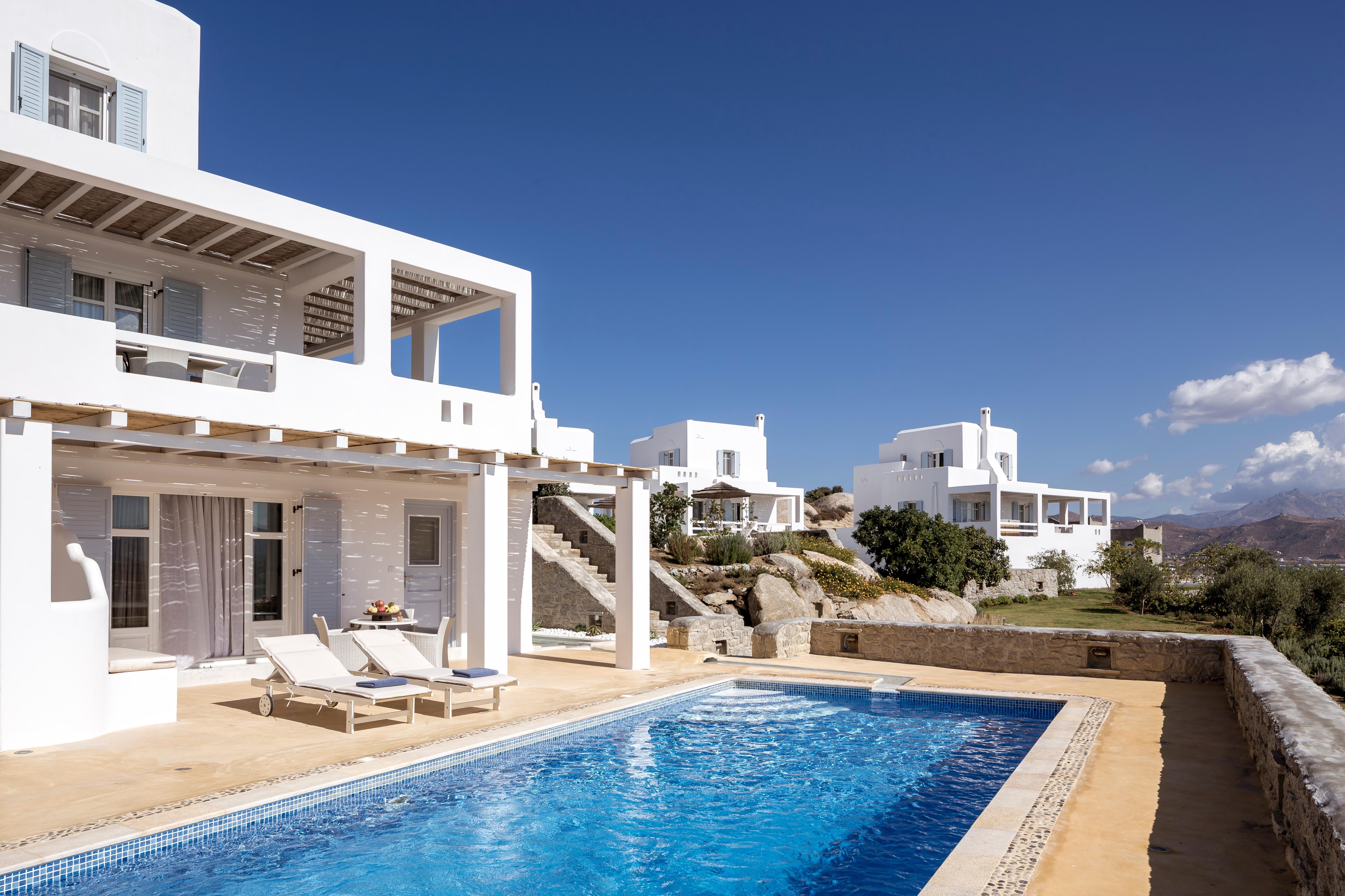 Villa Boreas Kastraki Naxos: Elegant 2-Bedroom Apartment with Seaview and Pool, Naxos