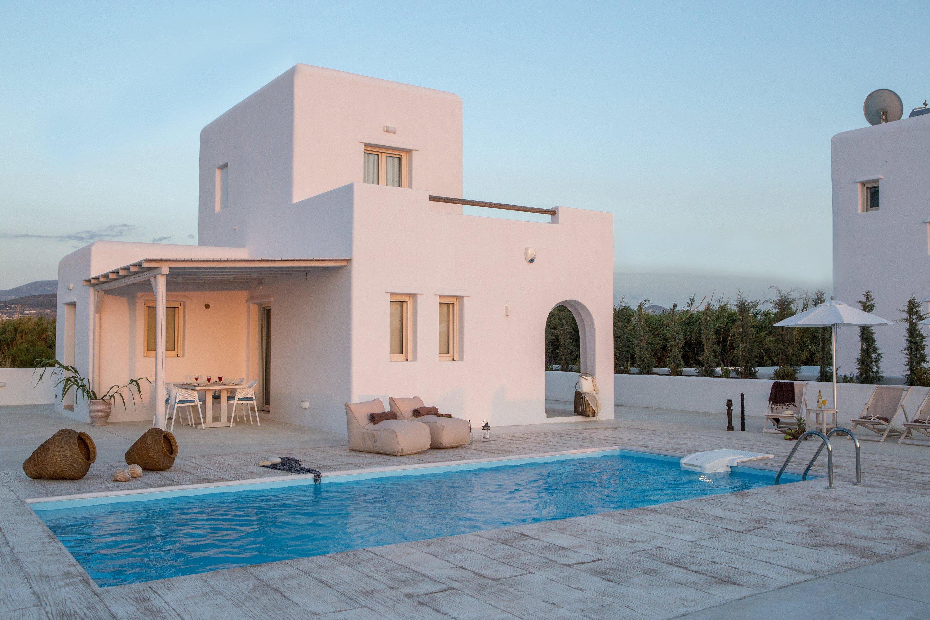 Villa Lysias Apeiranthos Naxos: Elegant 5-Bedroom Apartment with Seaview and Pool, Naxos