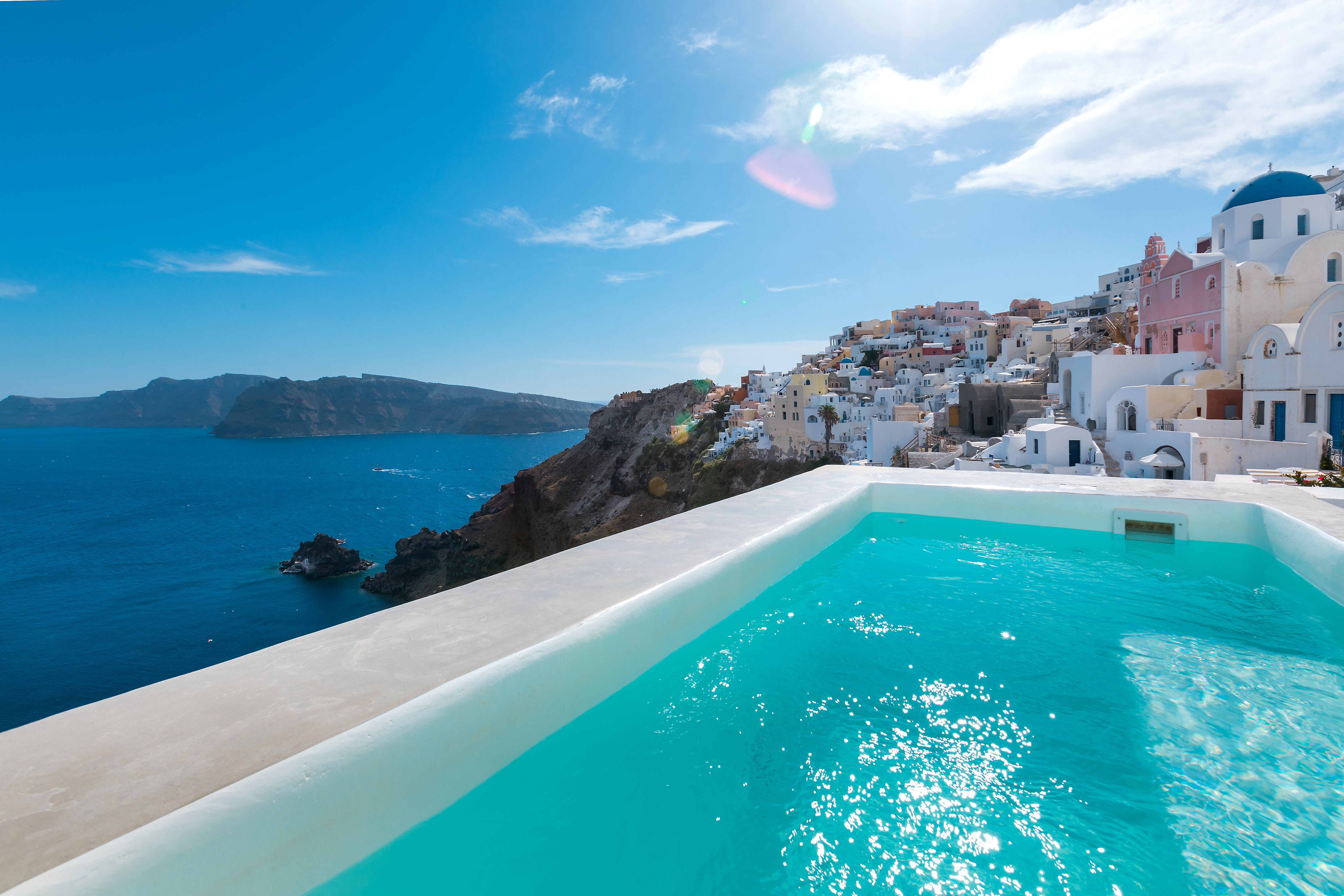 Villa Lefkos Skaros Santorini: Luxury 1-Bedroom Apartment with Hot Tub and Sea Views, Santorini