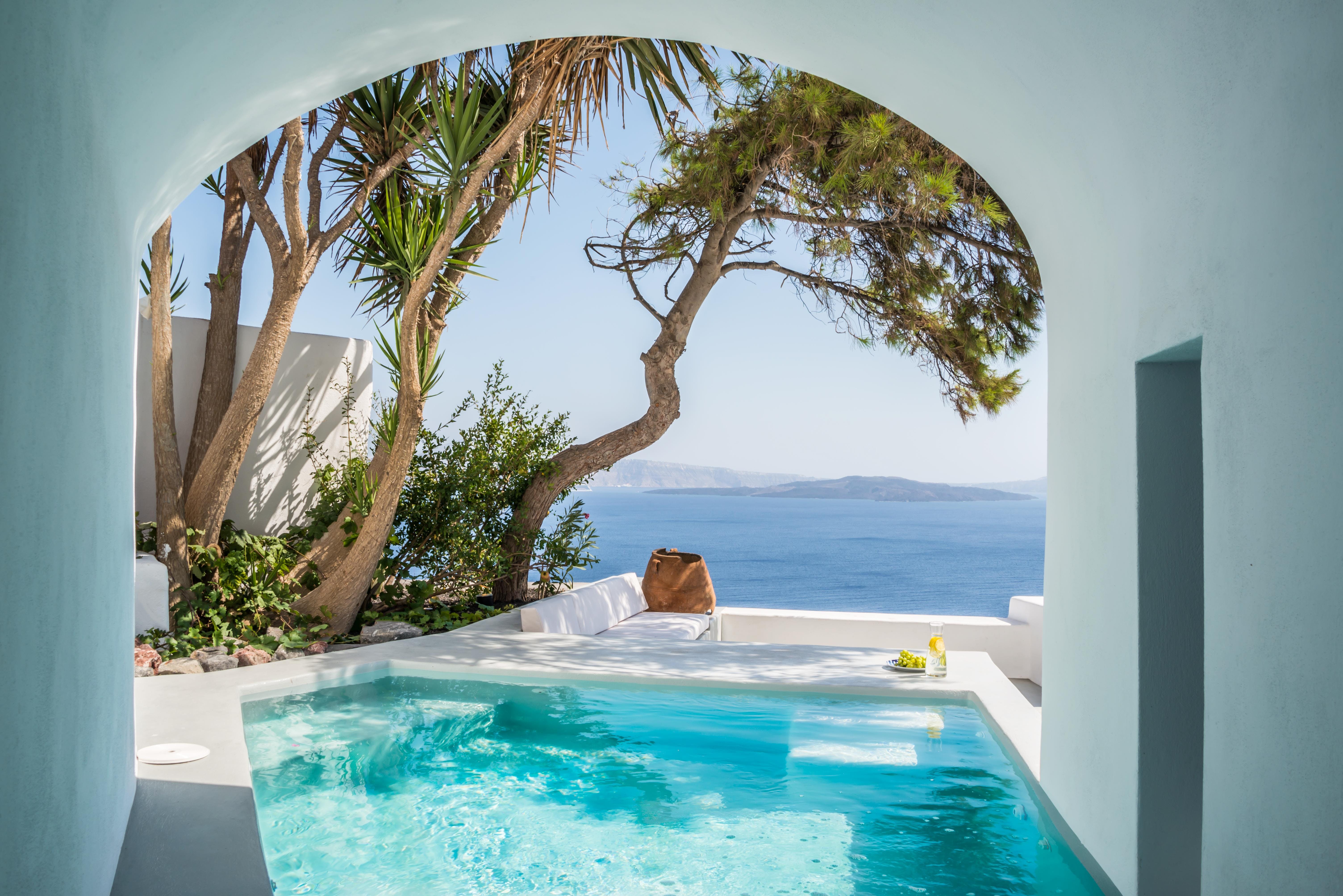 Villa Boreas Pirgos Santorini: Luxury 1-Bedroom Apartment with Hot Tub and Sea Views, Santorini