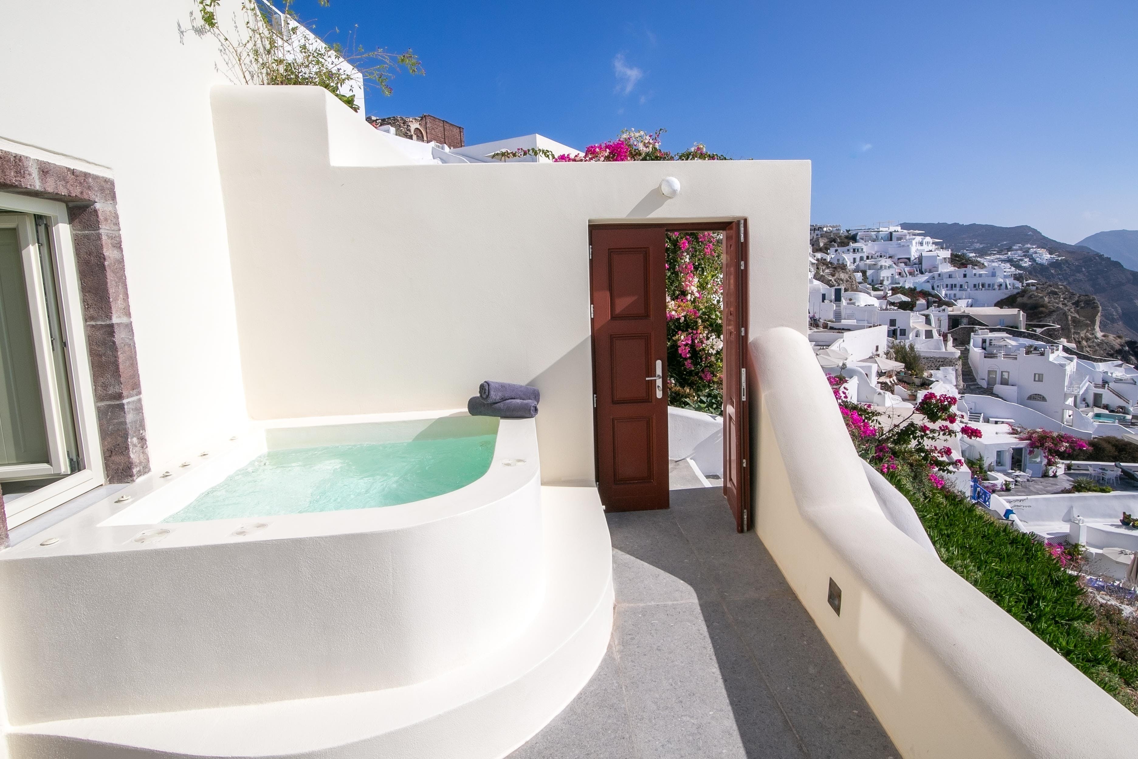 Villa Lysias Vourvoulos Santorini-724027: Elegant 2-Bedroom Apartment with Seaview and Hot Tub, Santorini