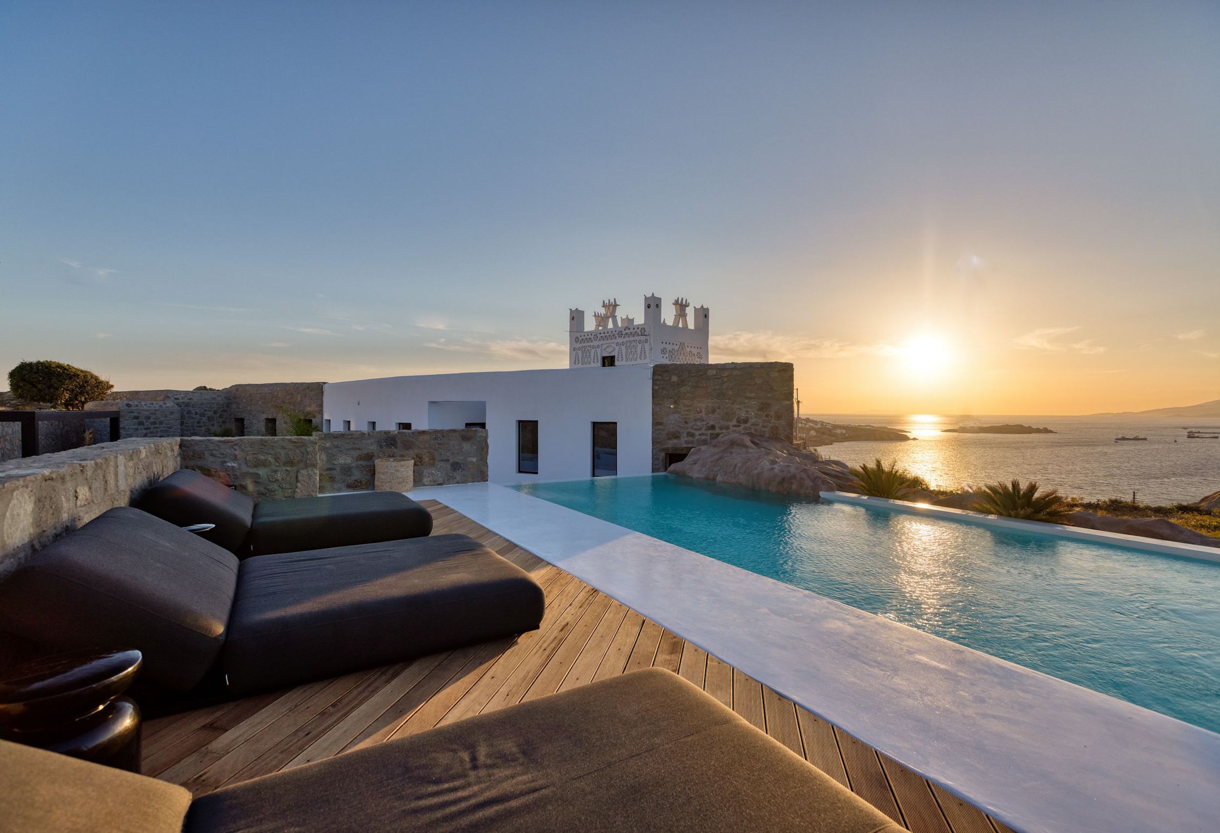 Villa Ostria Agios Ioannis Ornos: Luxury 6-Bedroom Apartment with Infinity Pool, Ornos, Mykonos