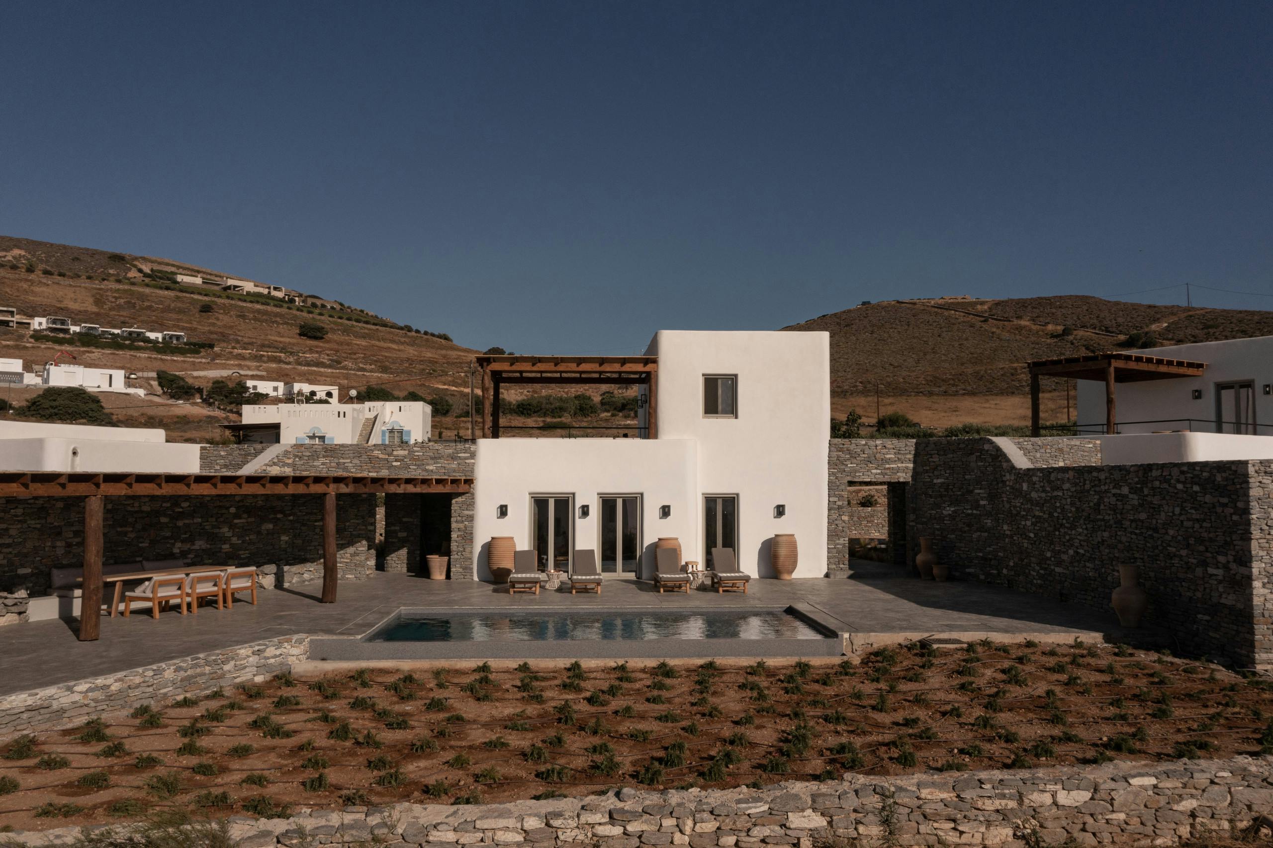 Villa Chrysos Alyki Greece: Chic 2-Bedroom Villa with Sea View, Paros