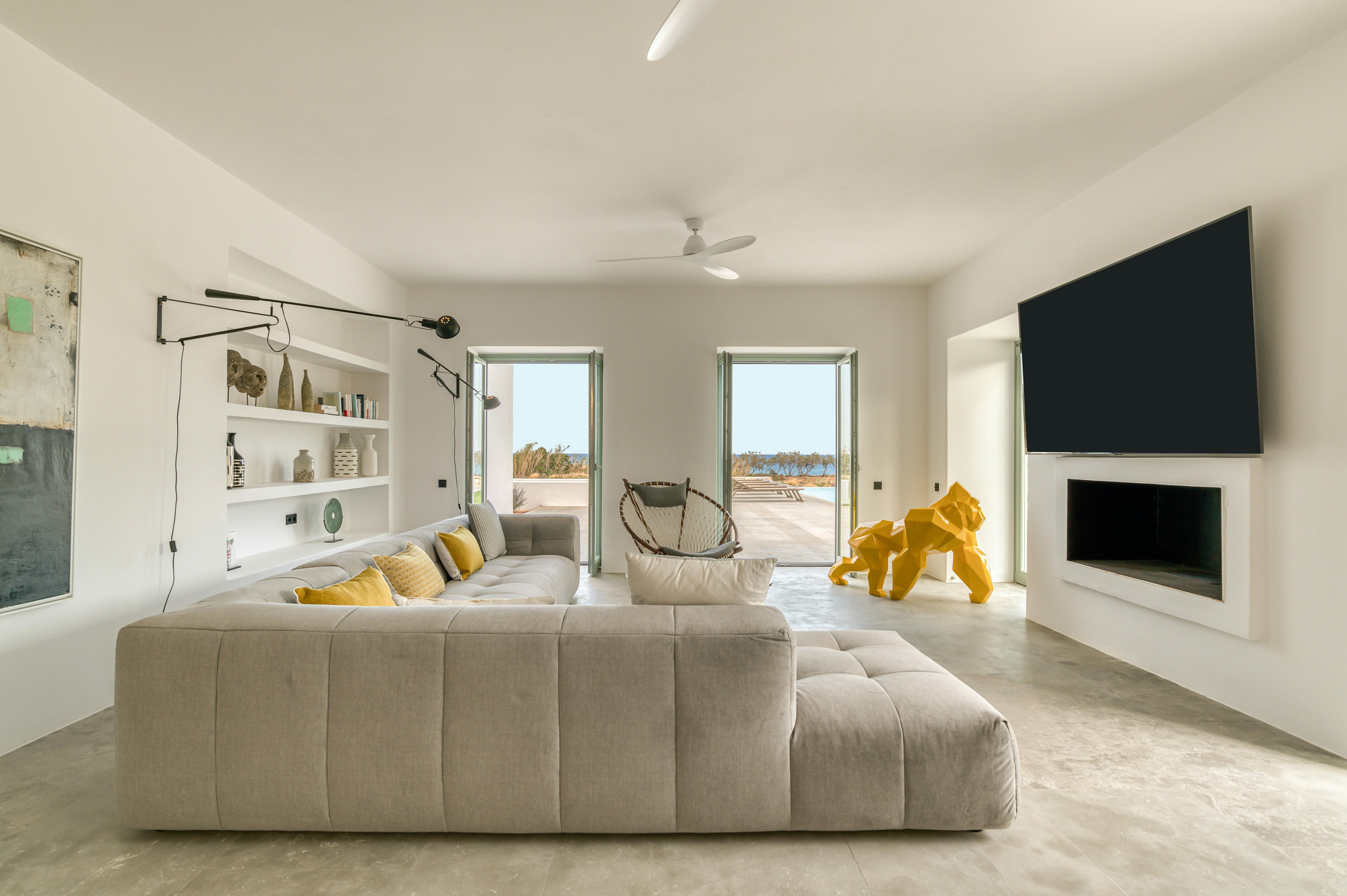 Villa Boreas Piso Livadi Paros: Luxury 4-Bedroom Villa with Stunning Sea View, Paros