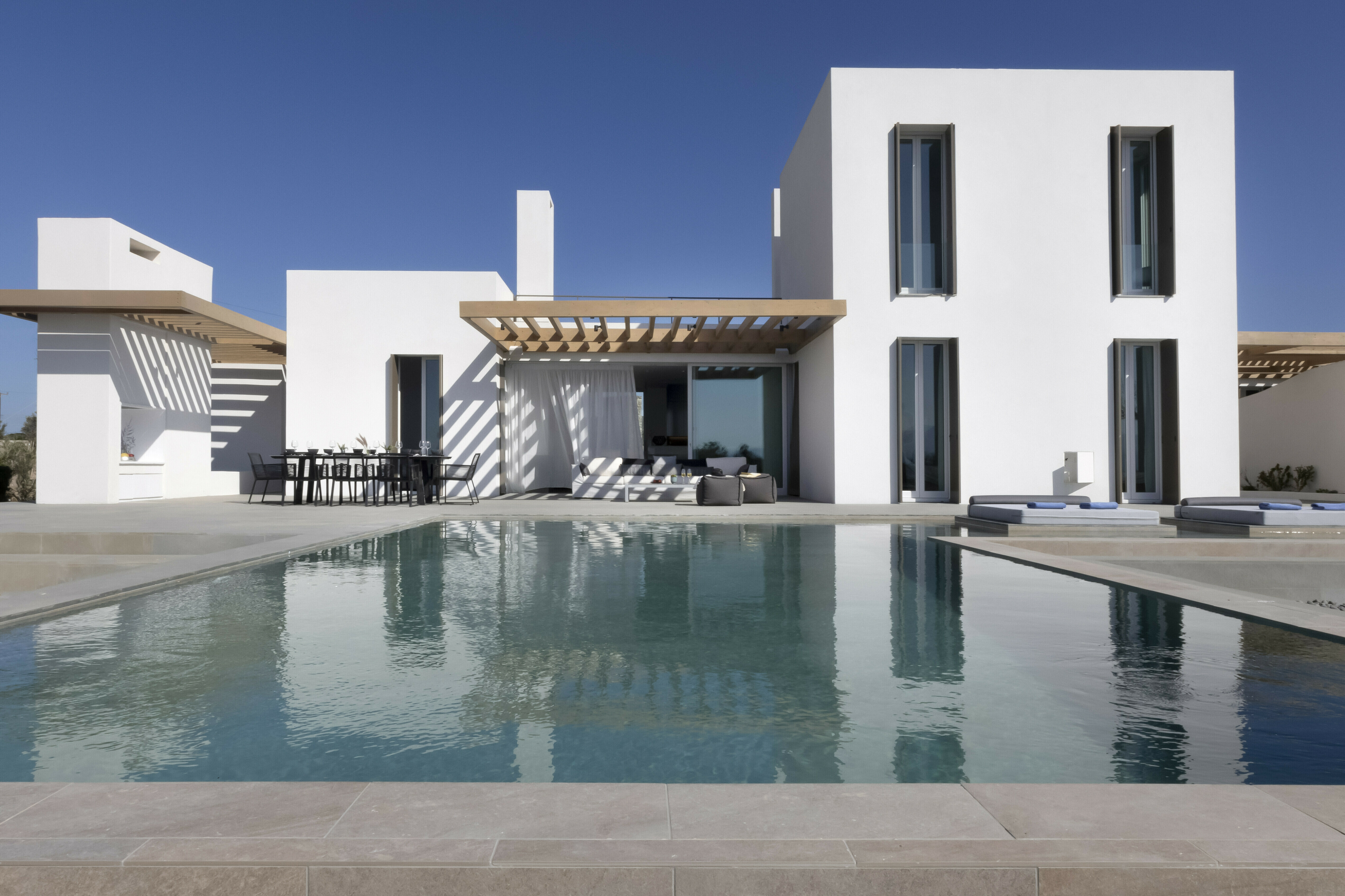 Villa Ostria Marpissa Paros: Luxury 4-Bedroom Villa with Infinity Pool and Sea Views, Paros