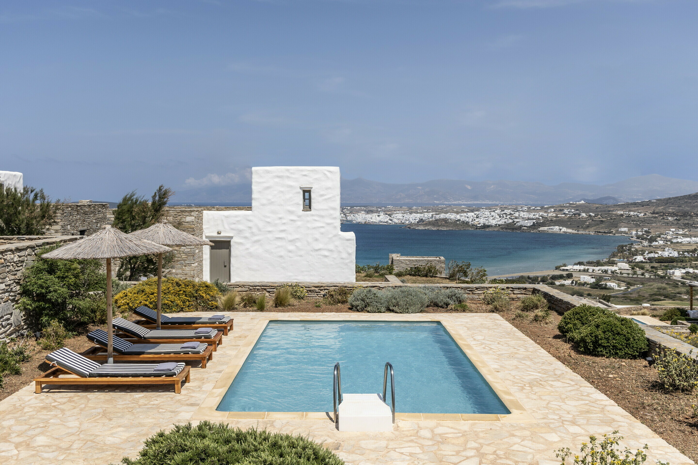 Villa Lefkos Kostos Paros: Chic 3-Bedroom Villa with Seaview and Pool, Paros