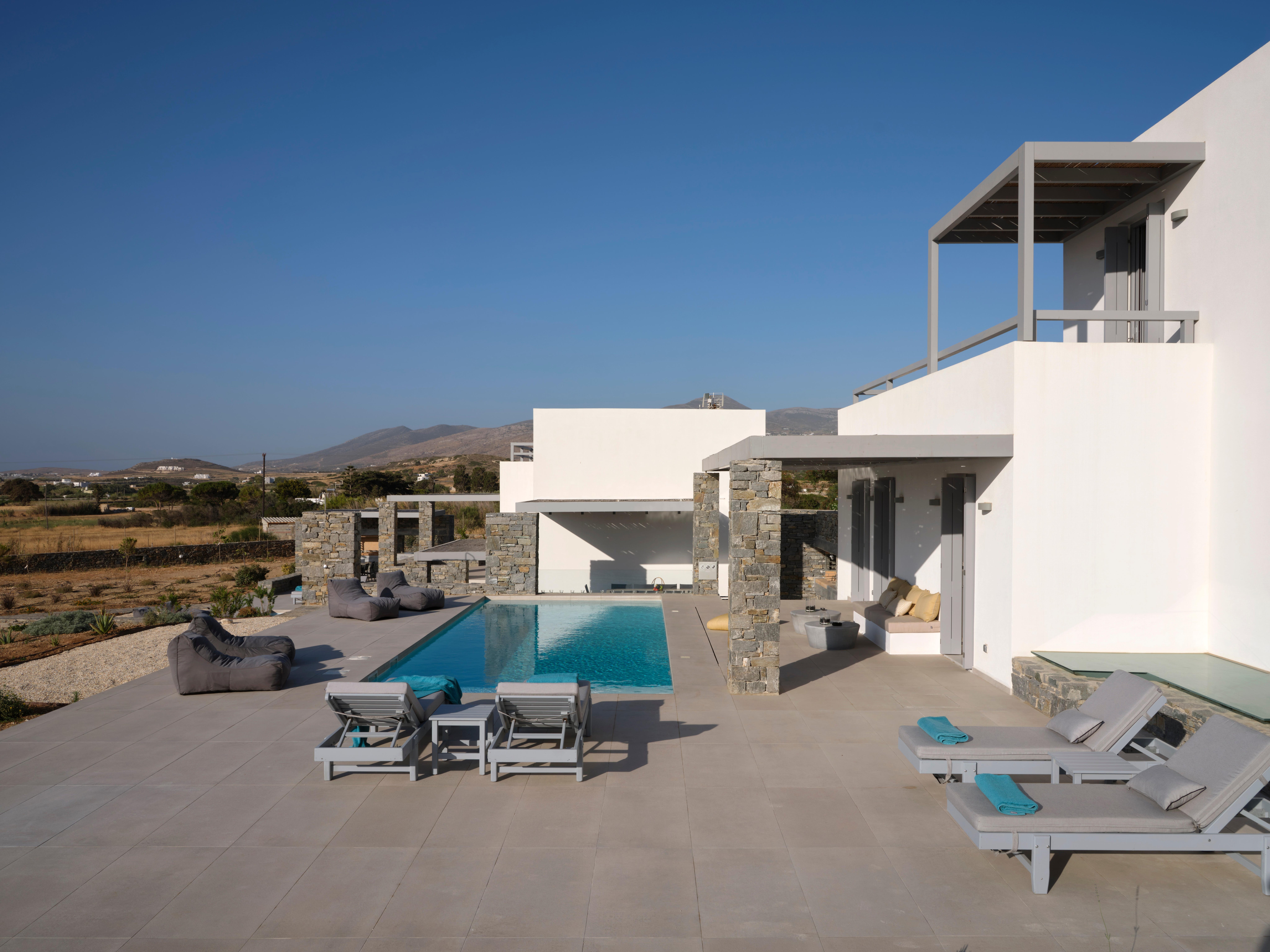 Villa Ostria Prodromos Paros: 5-Bedroom Luxury Villa with Private Pool and Seaview, Paros