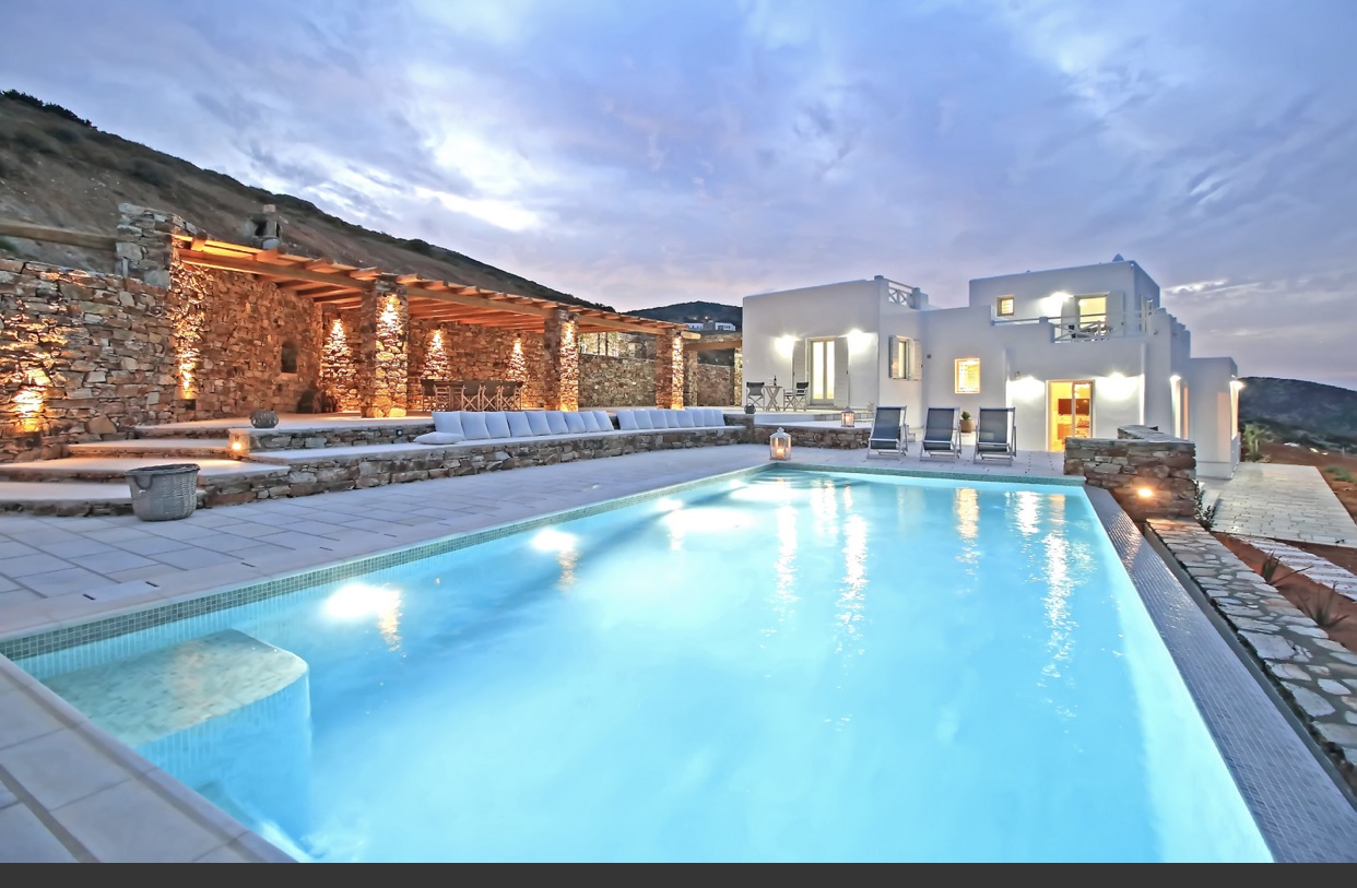 Villa Ostria Logaras Paros: Luxury 5-Bedroom Villa with Infinity Pool and Sea Views, Paros