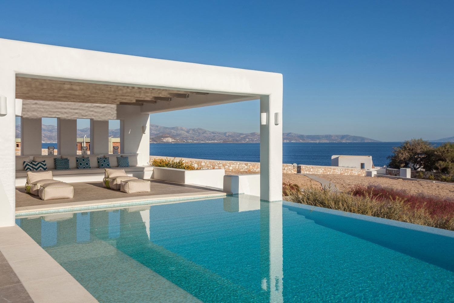 Villa Lefkos Agkali Paros: Spacious 6-Bedroom Apartment with Infinity Pool, Paros