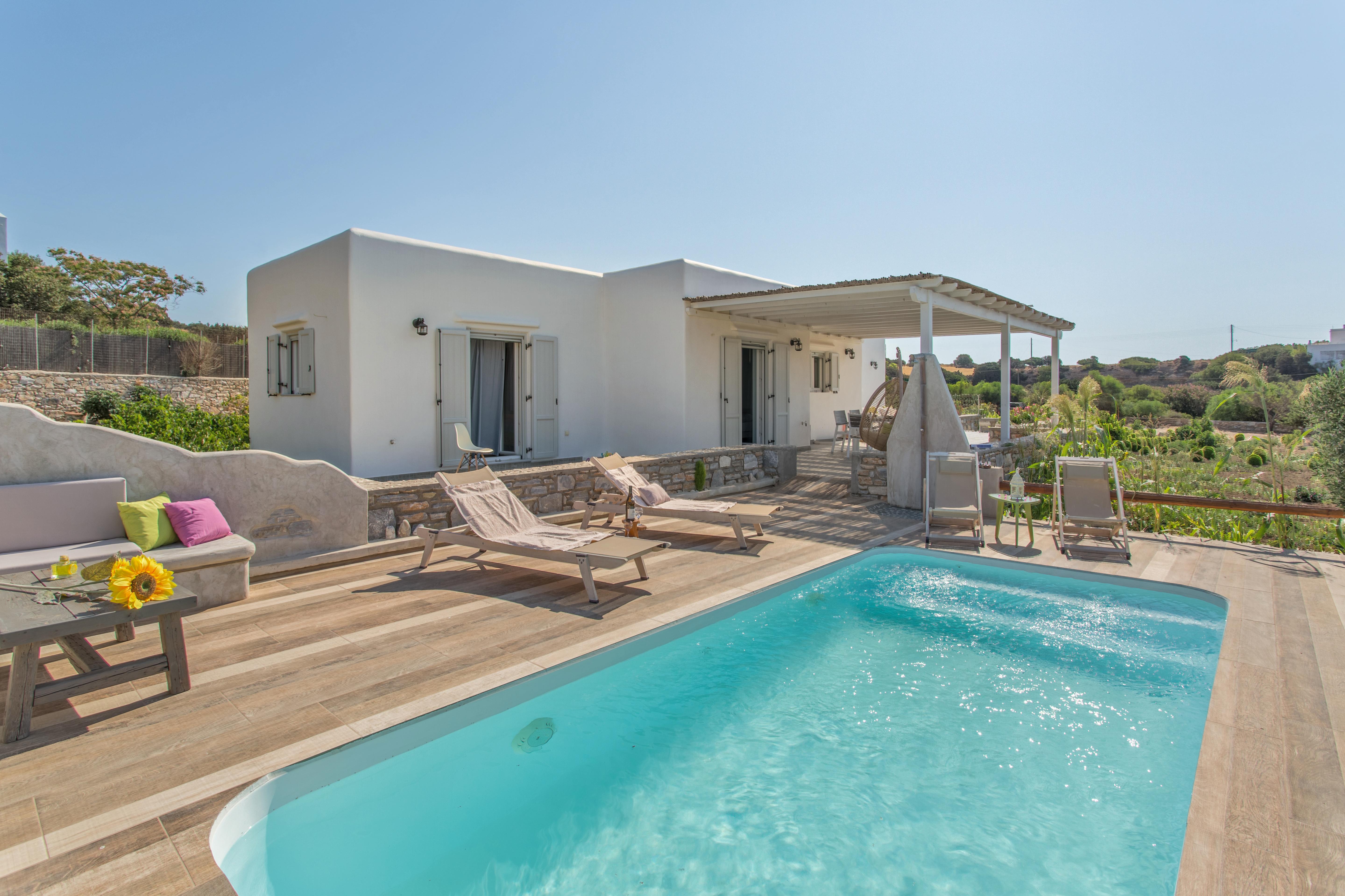 Villa Lefkos Drios Paros: Luxury 3-Bedroom Apartment with Seaview and Pool, Paros