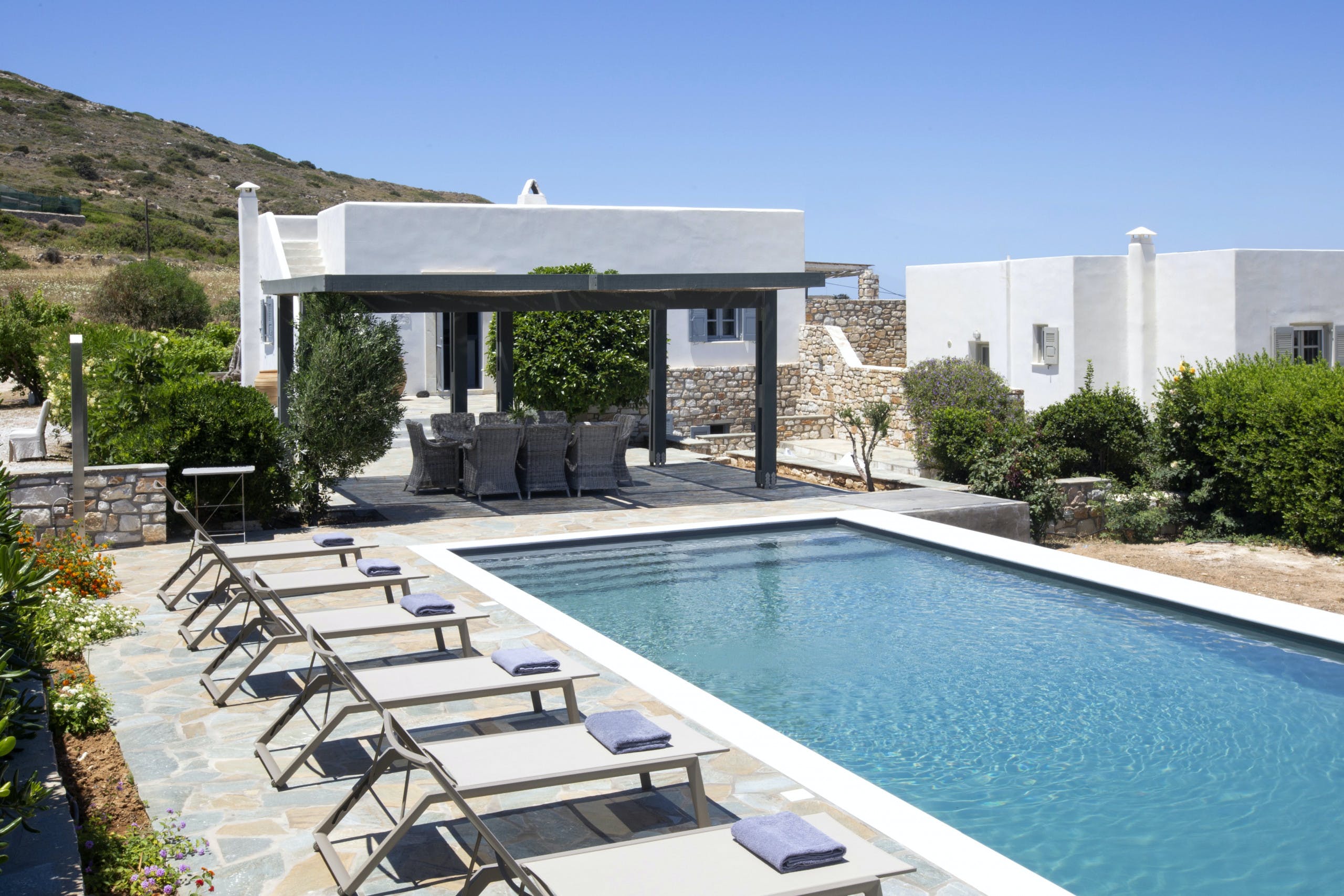 Villa Kyanos Naoussa Paros: Luxury 4-Bedroom Apartment with Seaview and Pool, Paros