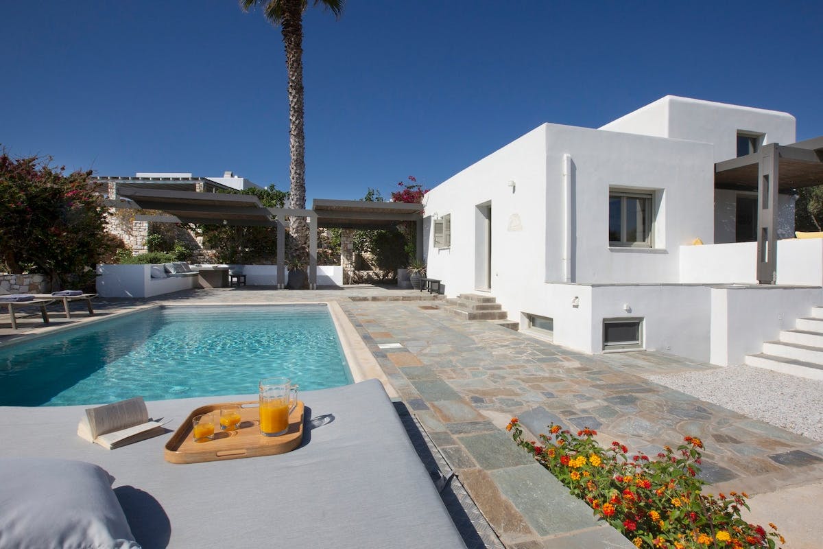 Villa Zephyros Lefkes Paros: Charming 2-Bedroom Apartment with Pool and Sea Views, Paros Greece