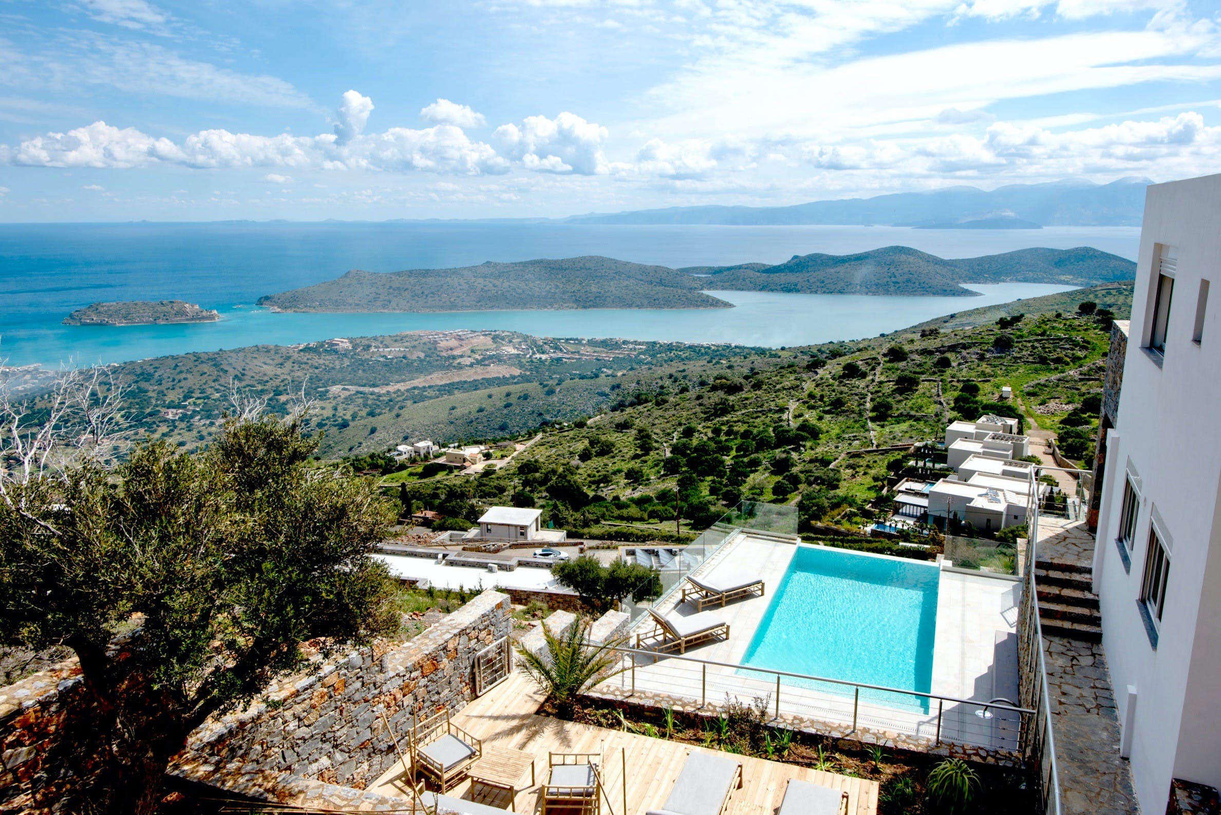 Villa Ostria Spinalonga Plaka: Exquisite 5-Bedroom Villa with Infinity Pool and Sea Views, Plaka