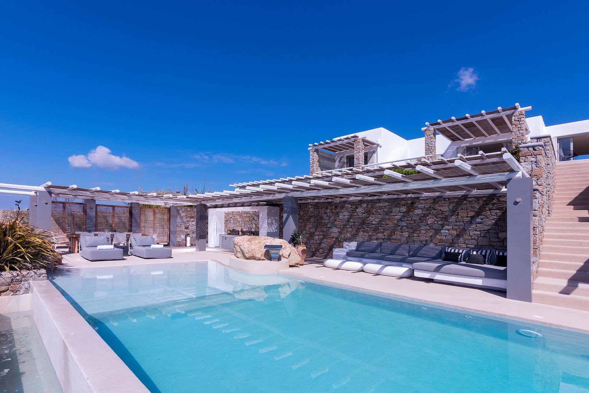 Villa Lefkos Armenistis Platis Gialos: Luxury 3-Bedroom Apartment with Infinity Pool, Platis Gialos