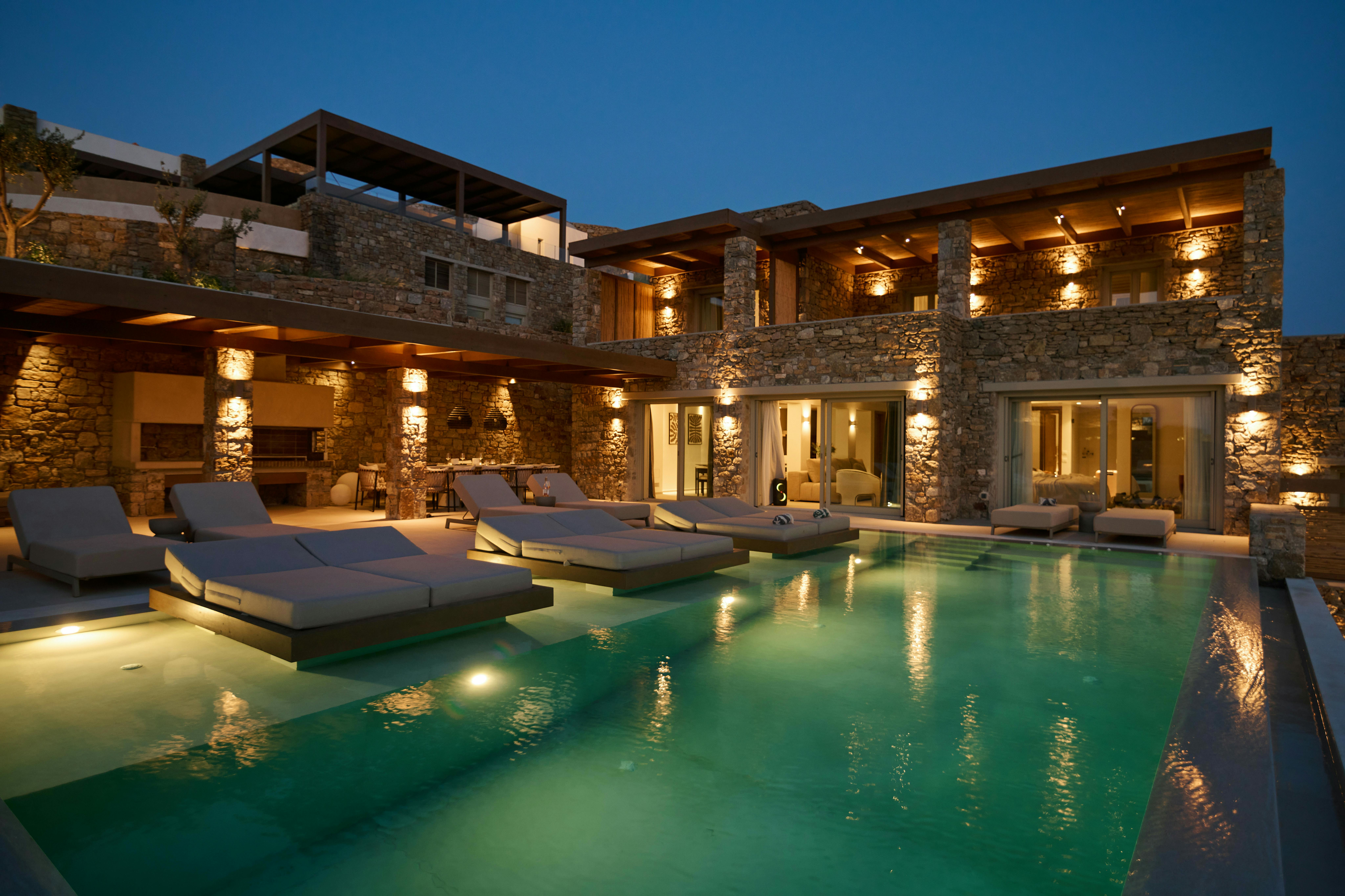 Villa Lefki Kastro Psarou: Luxury 4-Bedroom Villa with Infinity Pool and Sea Views, Psarou
