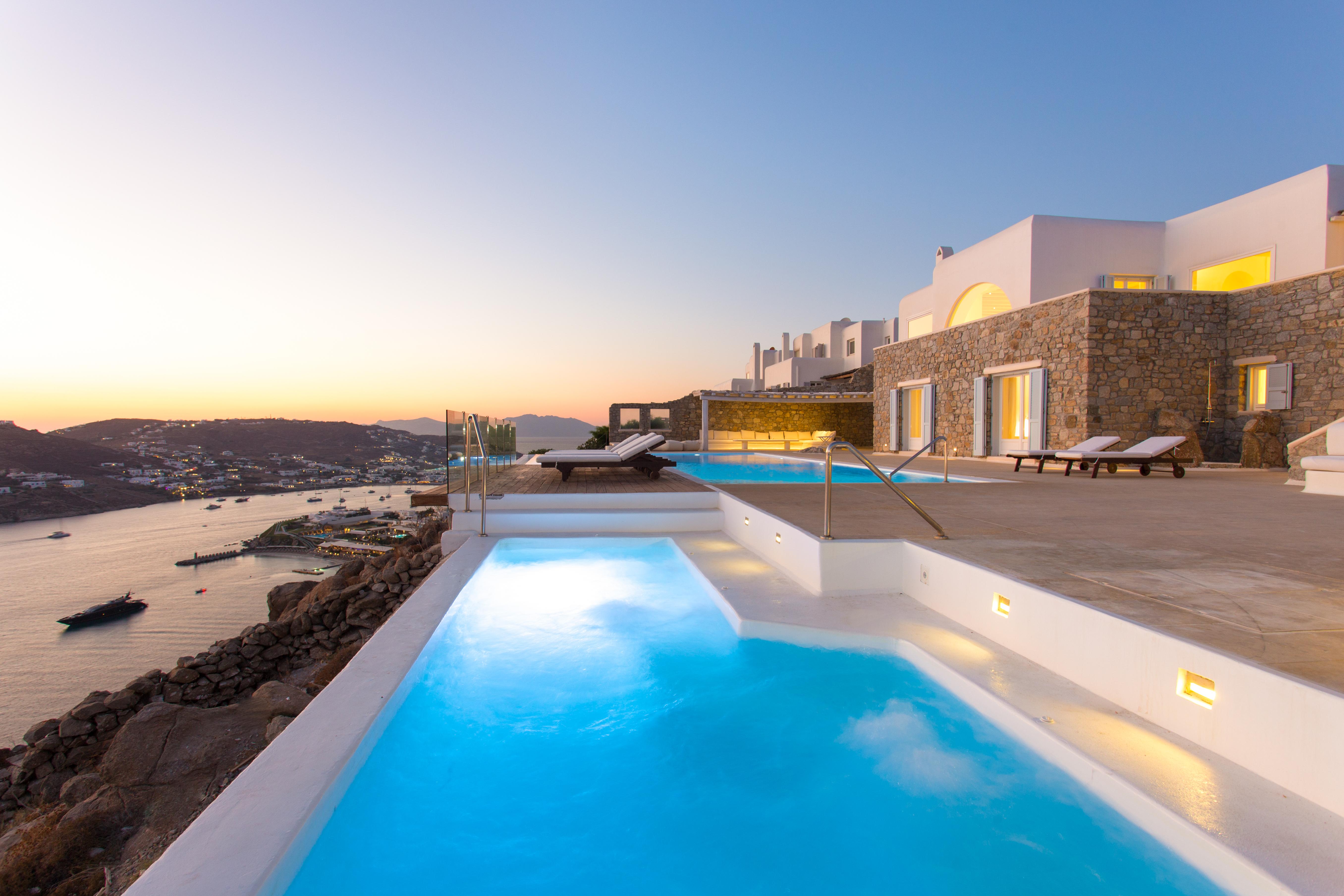 Villa Lysias Lia Psarou: Luxury 6-Bedroom Apartment with Seaview and Pool, Mykonos