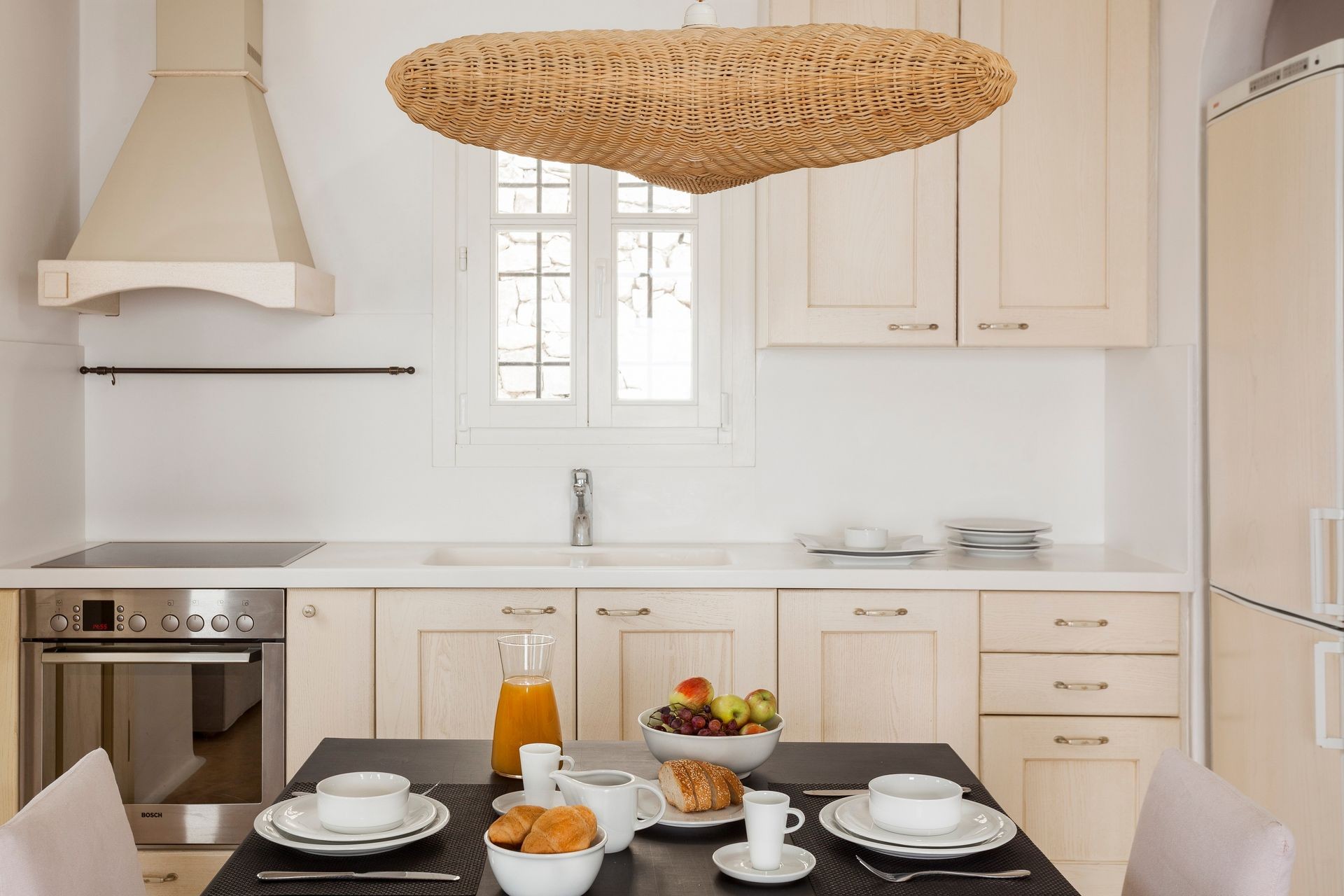 Villa Gregos Agios Ioannis Psarou: Spacious 3-Bedroom Apartment with Infinity Pool and Sea Views, Mykonos
