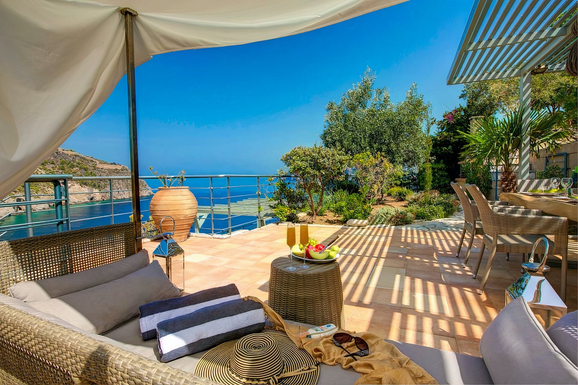 Villa Ostria Spartia Pylaros: Spacious 3-Bedroom Apartment with Pool and Seaviews, Kefallonia