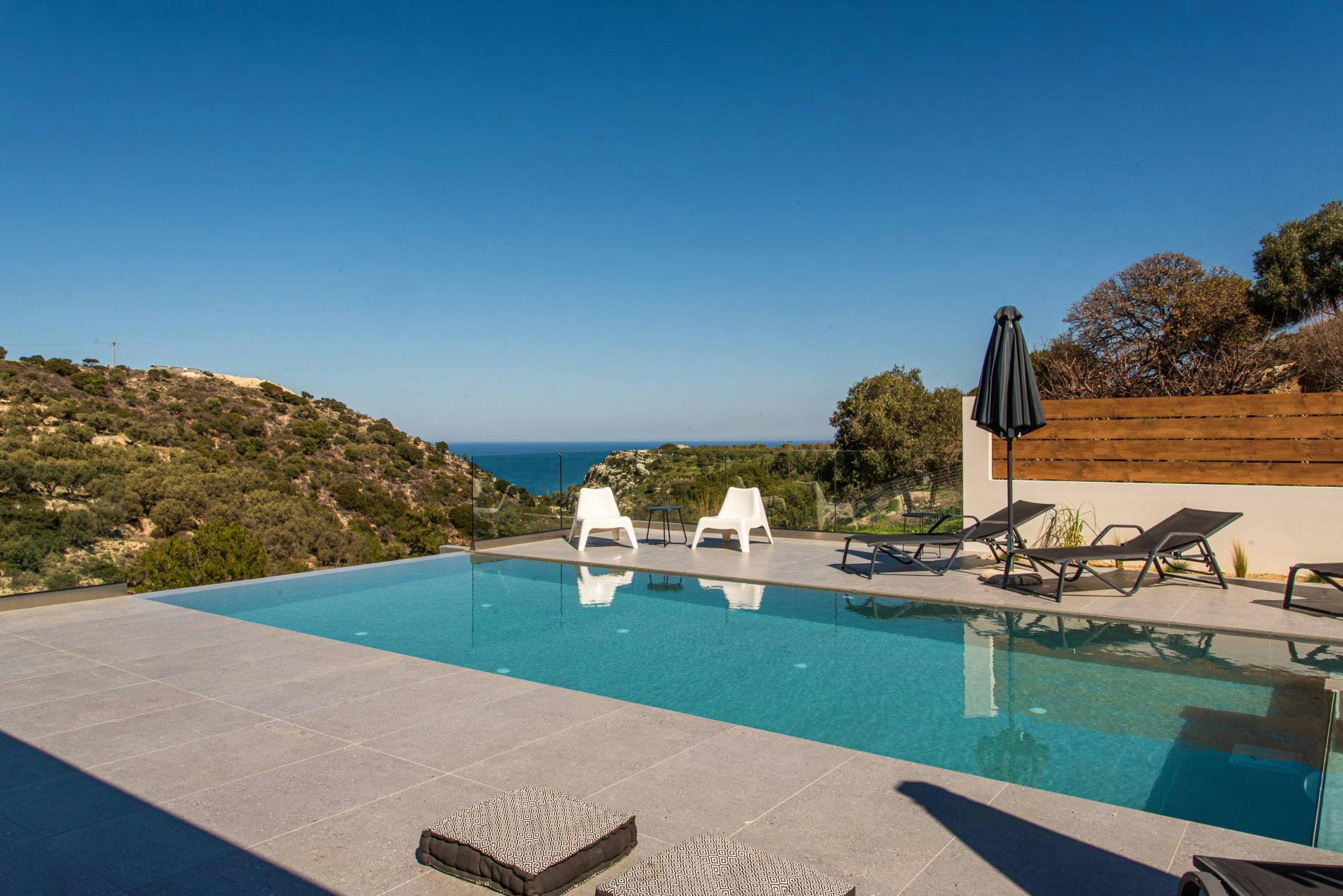 Villa Auge Fragokastelo Rethymnon: Luxury 4-Bedroom Villa with Seaview and Pool, Rethymnon