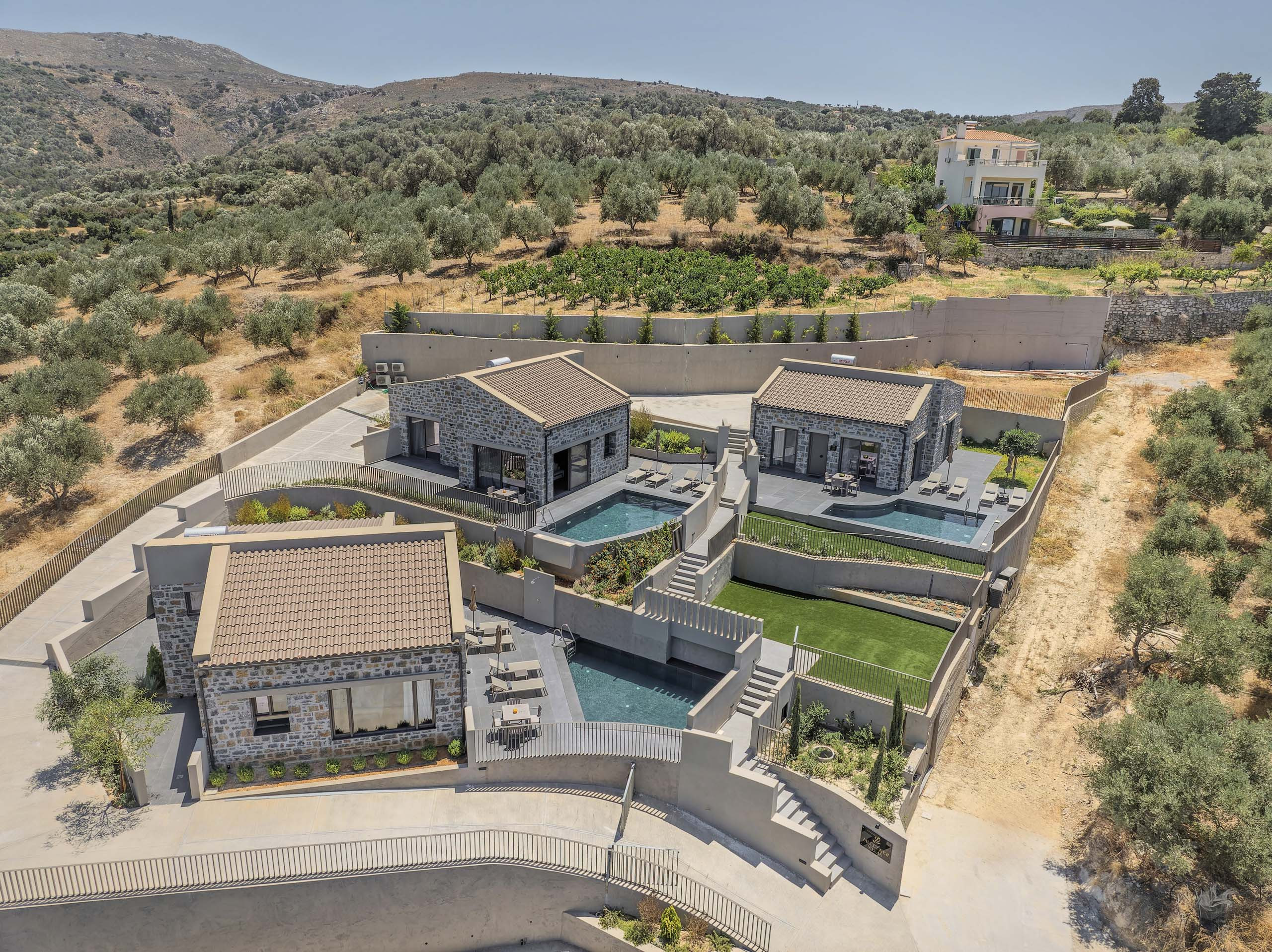 Villa Gregos Perama Rethymnon: Luxury 9-Bedroom Villa with Private Pools, Rethymnon