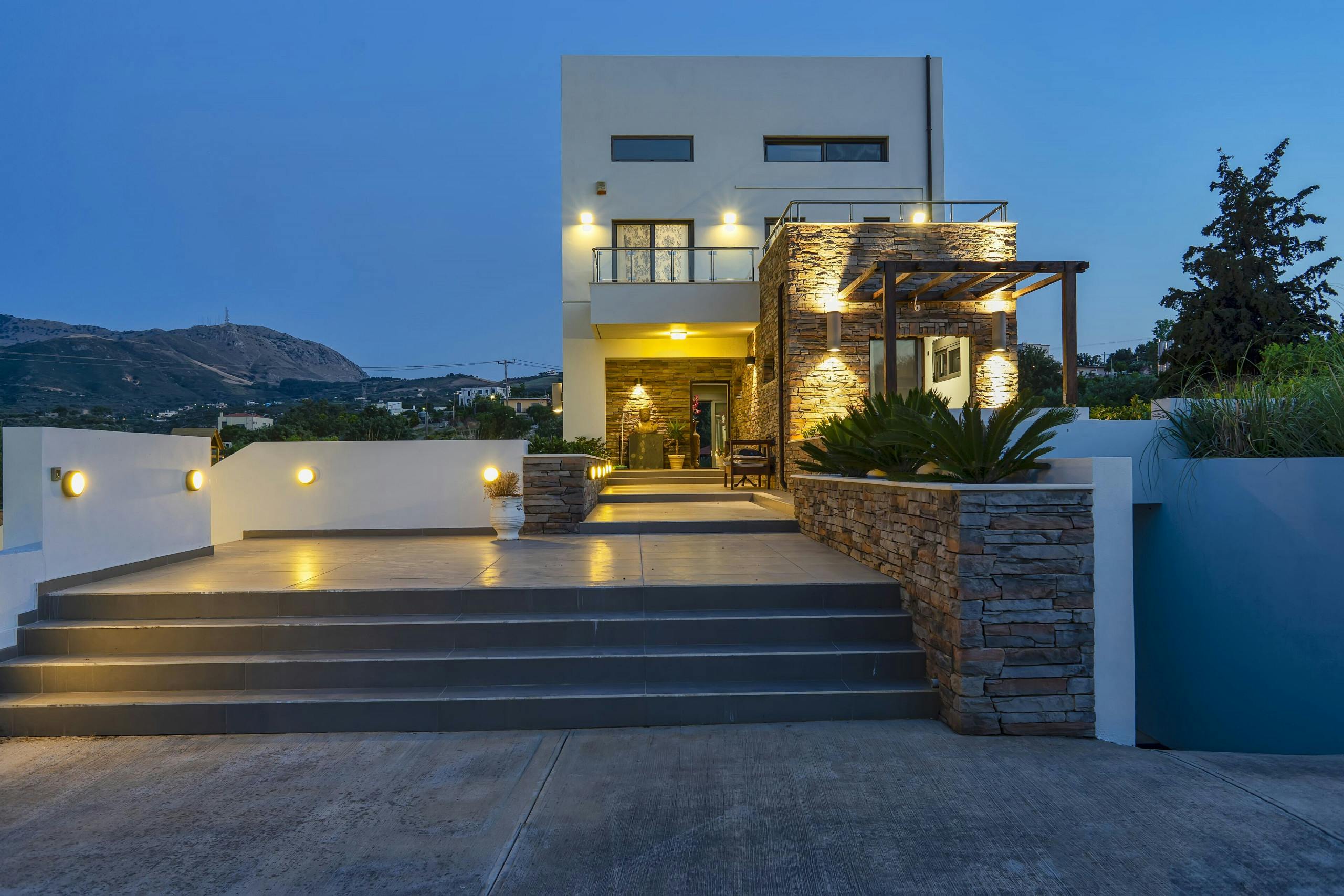 Villa Boreas Argentianos Rethymnon: Spacious 7-Bedroom Apartment with Seaview and Pool, Crete