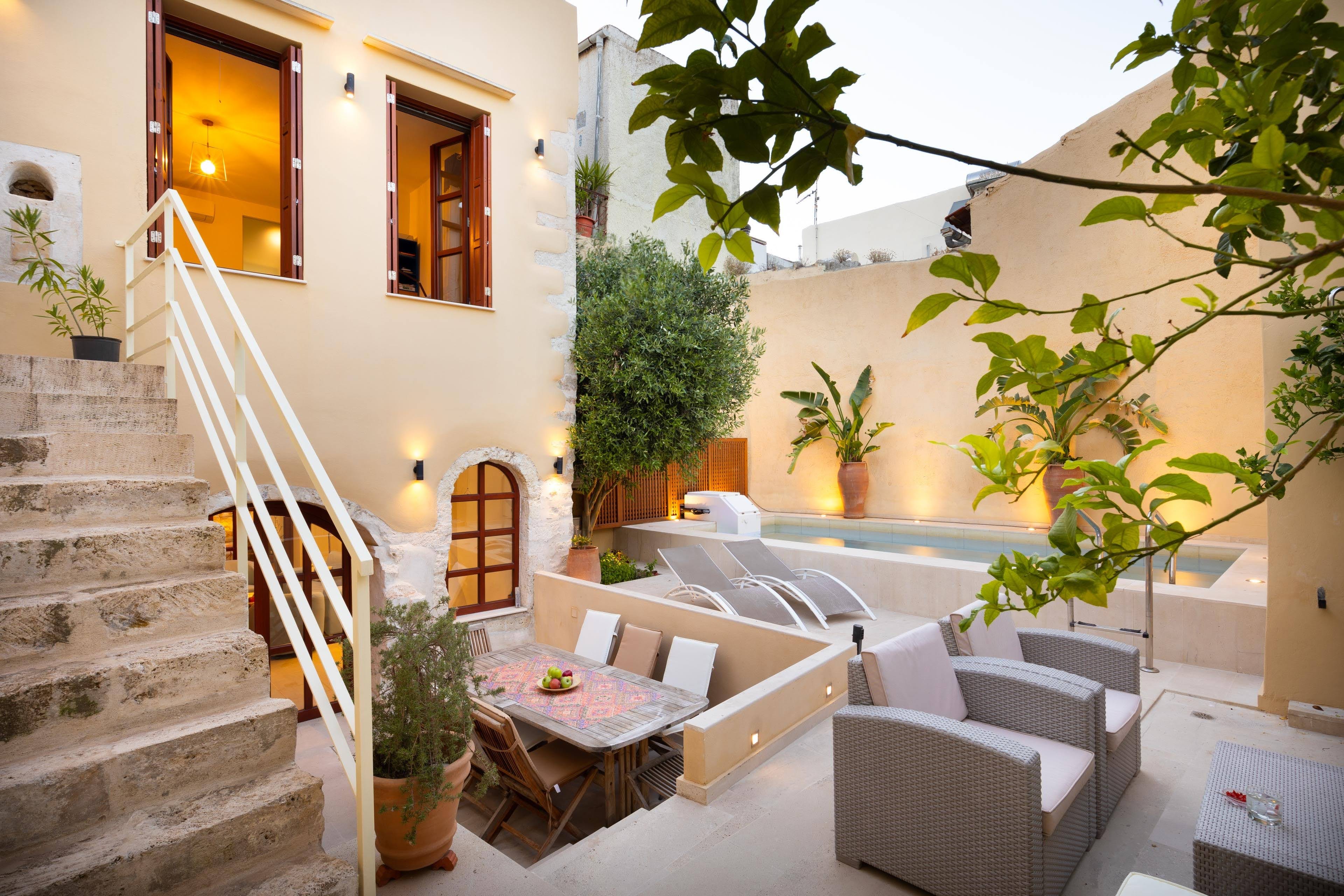 Villa Boreas Armeni Rethymnon: Spacious 4-Bedroom Apartment with Rooftop Pool, Rethymnon