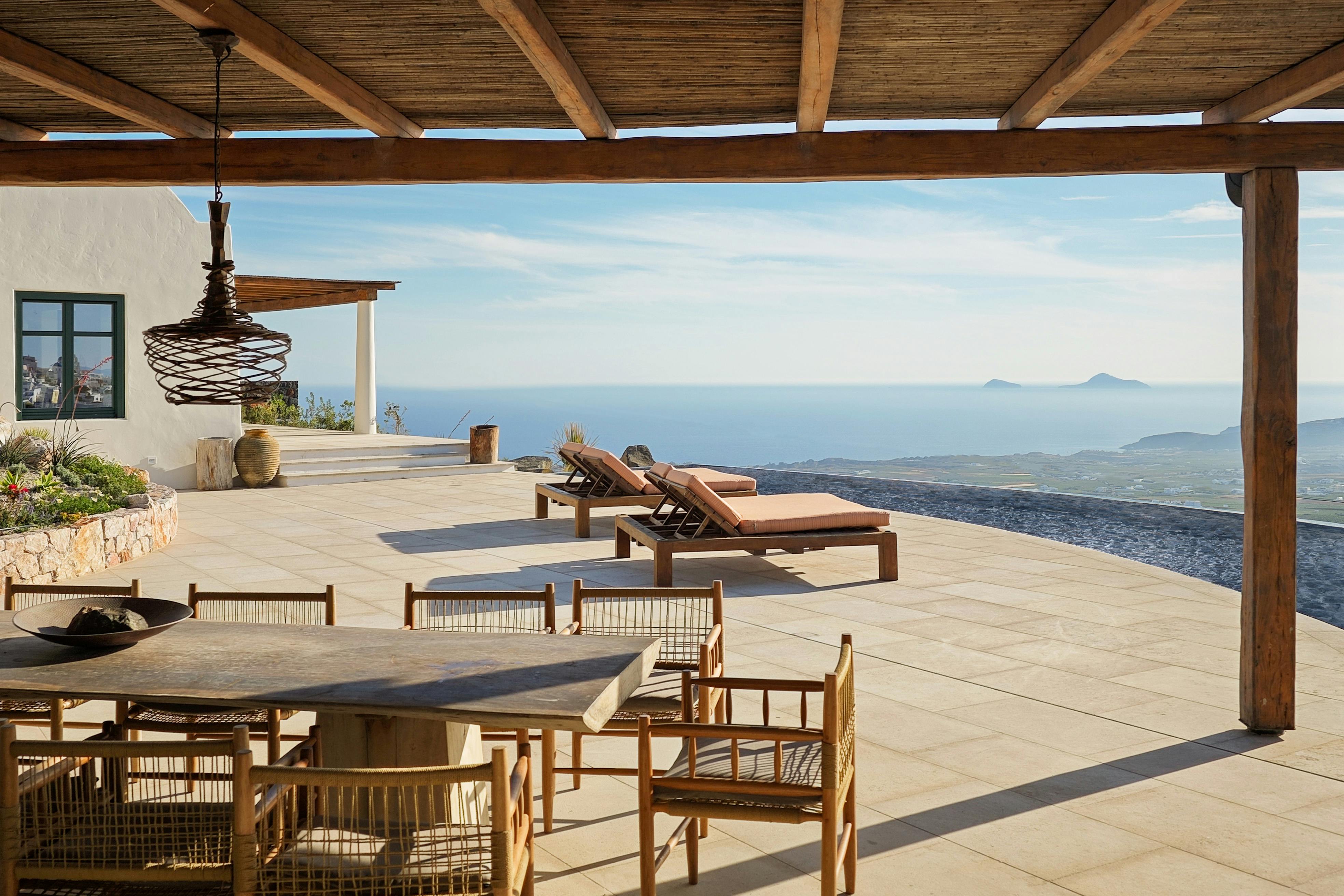 Villa Kyanos Exo Gonia Santorini: Luxury 6-Bedroom Villa with Infinity Pool and Sea Views, Santorini