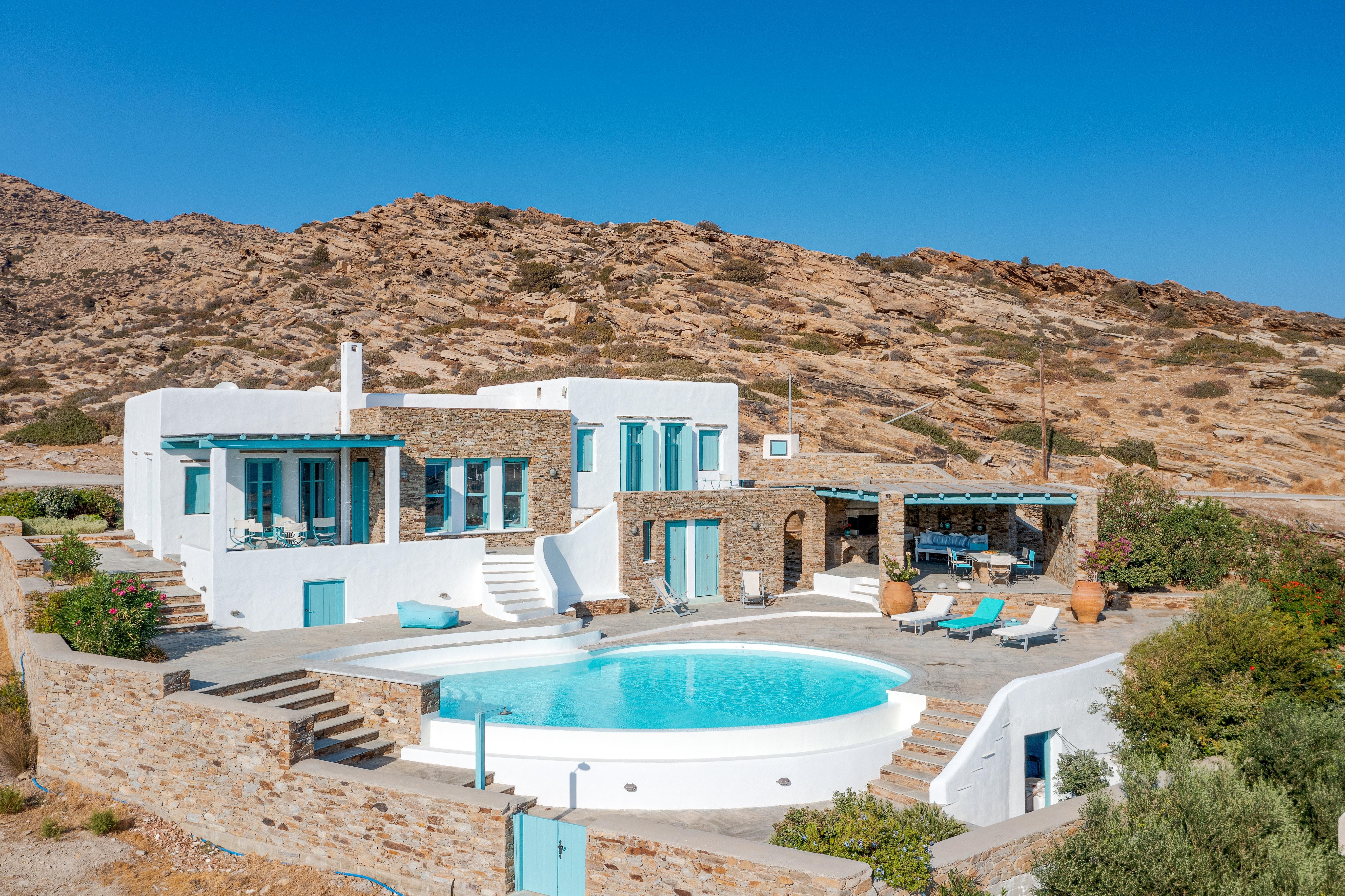 Villa Lefkos Vourvoulos Santorini-710577: Stunning 3-Bedroom Apartment with Infinity Pool, Santorini