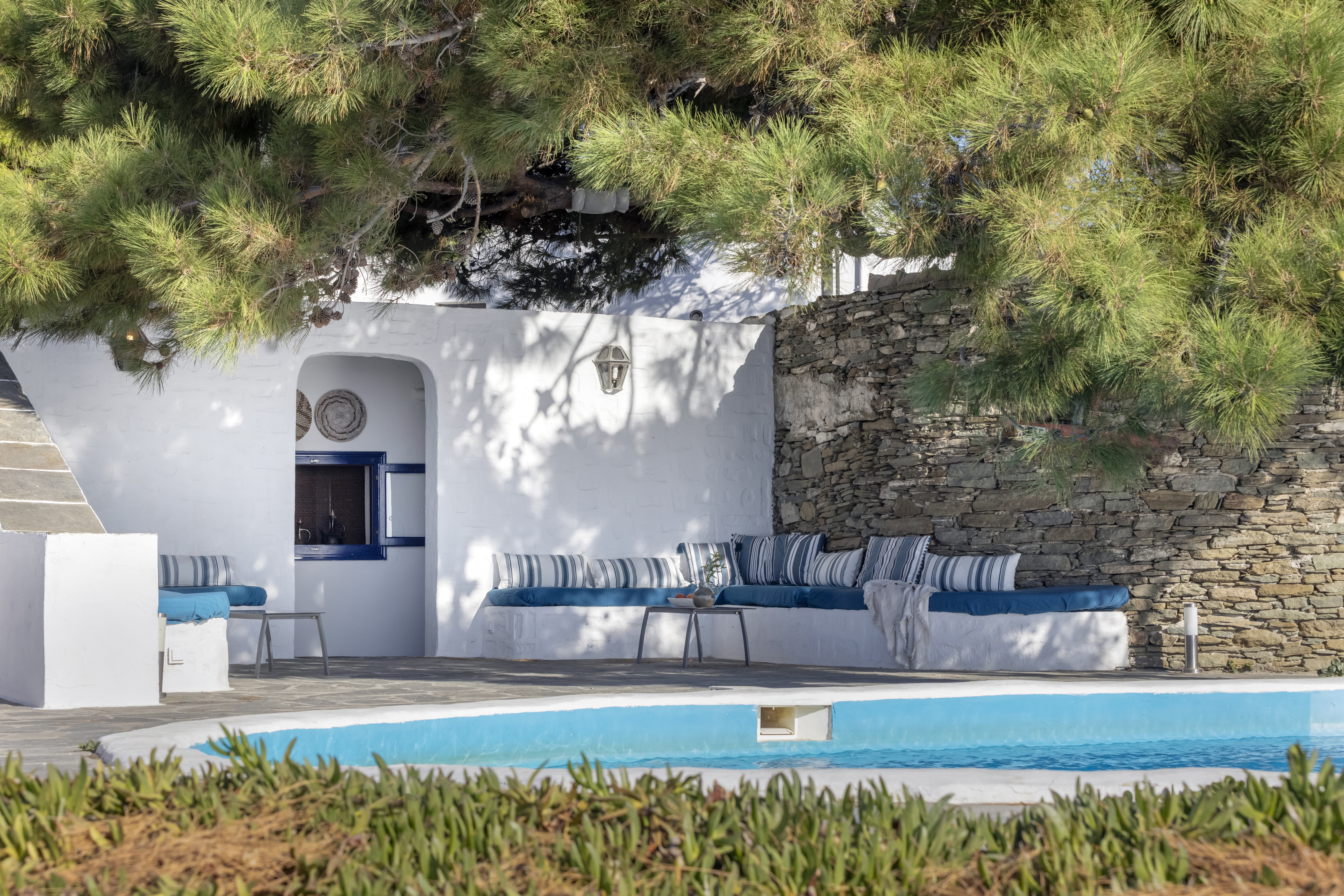 Villa Zephyros Chrysopigi Sifnos: Spacious 7-Bedroom Luxury Villa with Sea Views and Pool, Sifnos