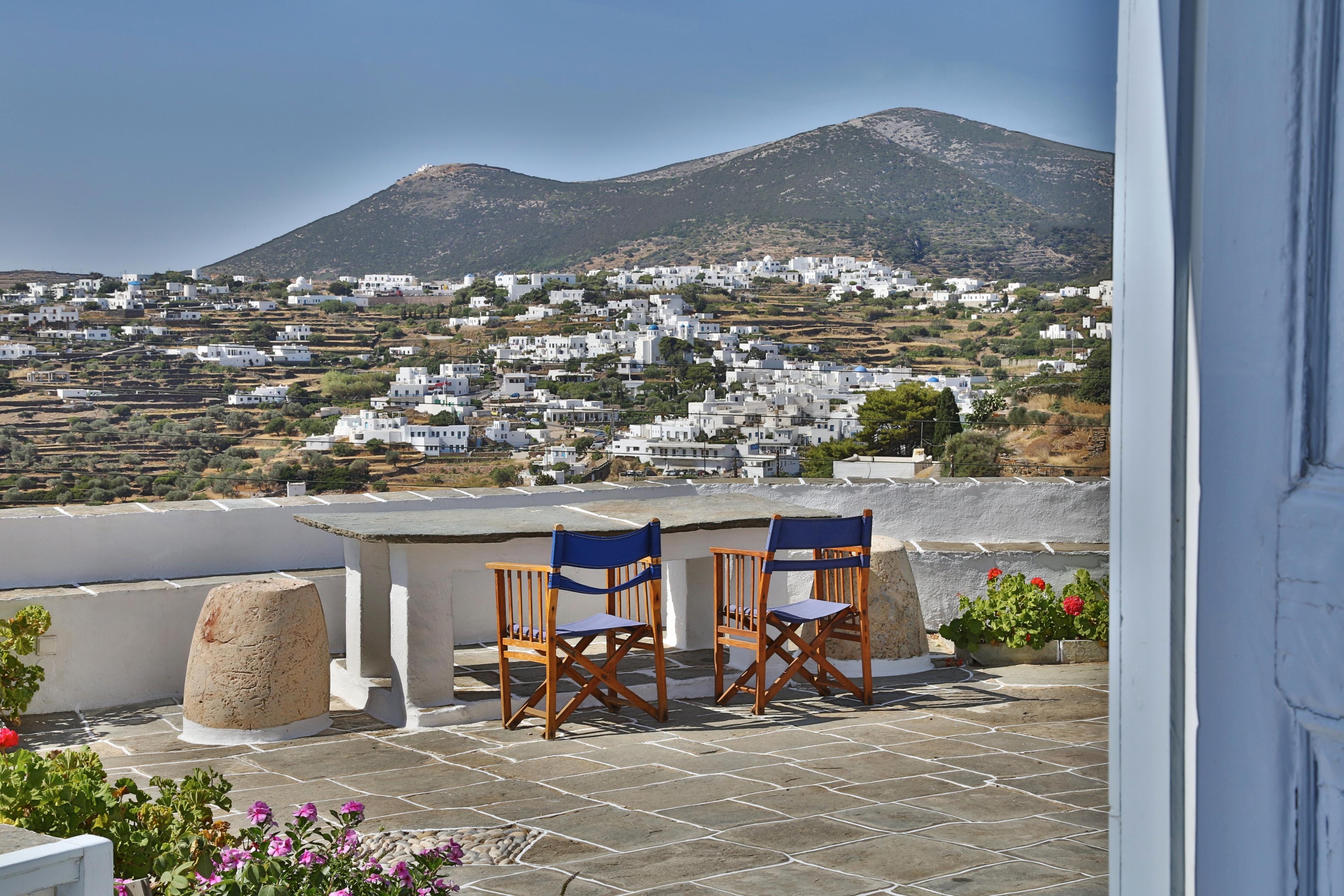 Villa Gregos Chrysopigi Sifnos: Spacious 6-Bedroom Apartment with Stunning Seaview, Sifnos