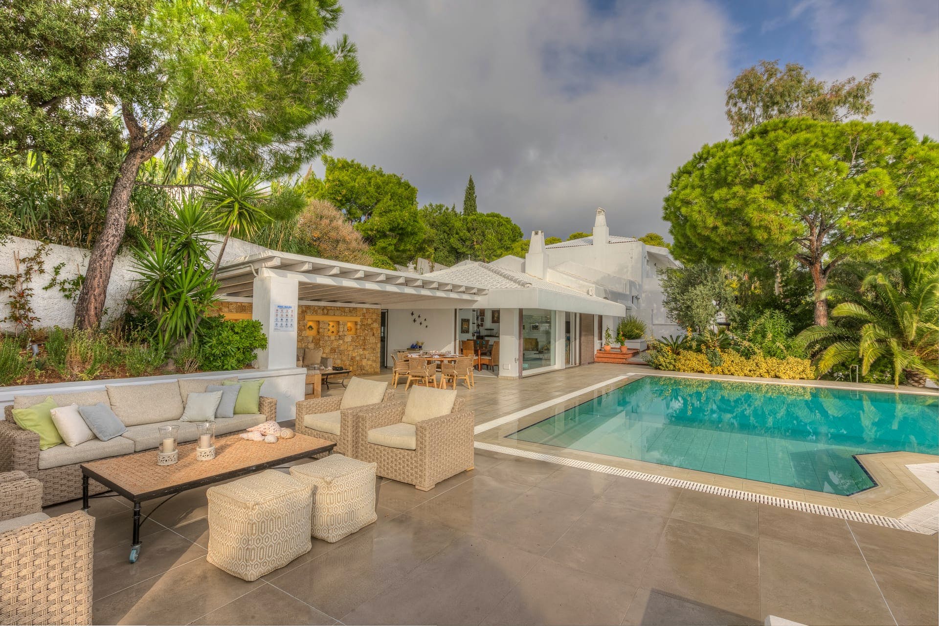 Villa Lefkos Koukounaries Skiathos: Spacious 6-Bedroom Apartment with Infinity Pool and Sea Views, Skiathos